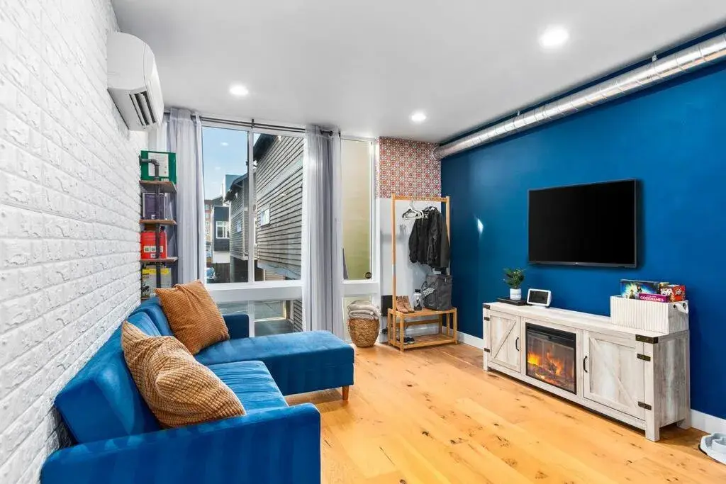 Modern Sustainable Design in Ballard - 92 Wlkscore Modern Sustainable Design in Ballard - 92 Wlkscore