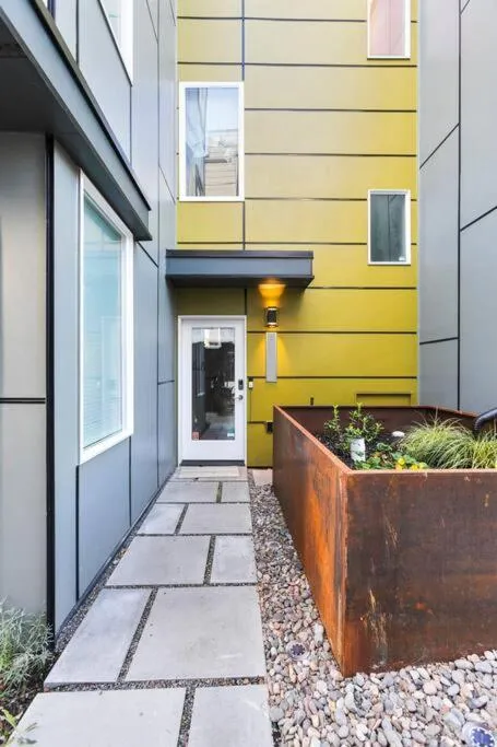 Modern Sustainable Design in Ballard - 92 Wlkscore