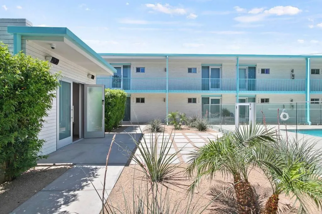 Funky Pool Side Cabana in DTPHX