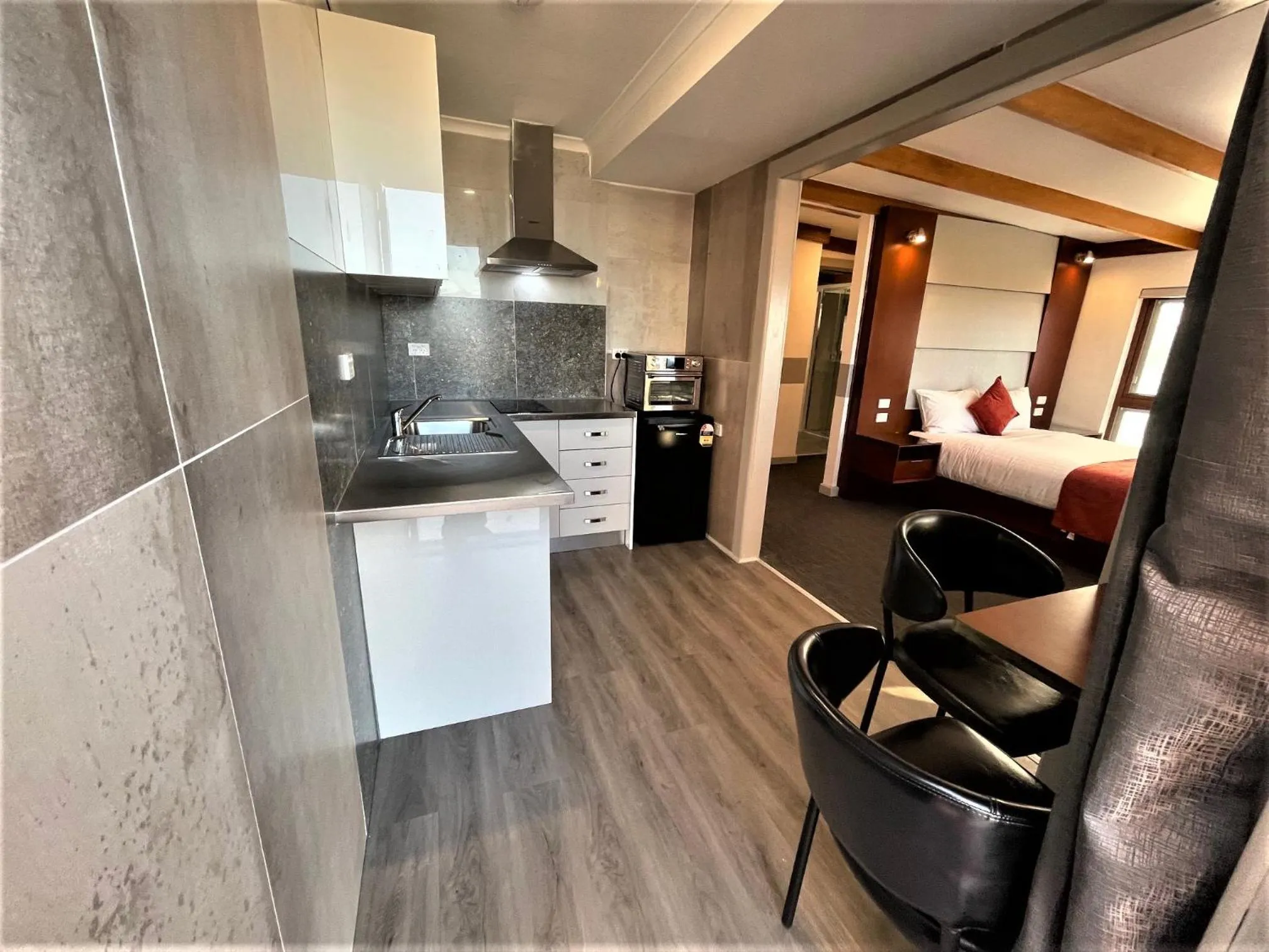 Kitchen or kitchenette in Oakleigh House