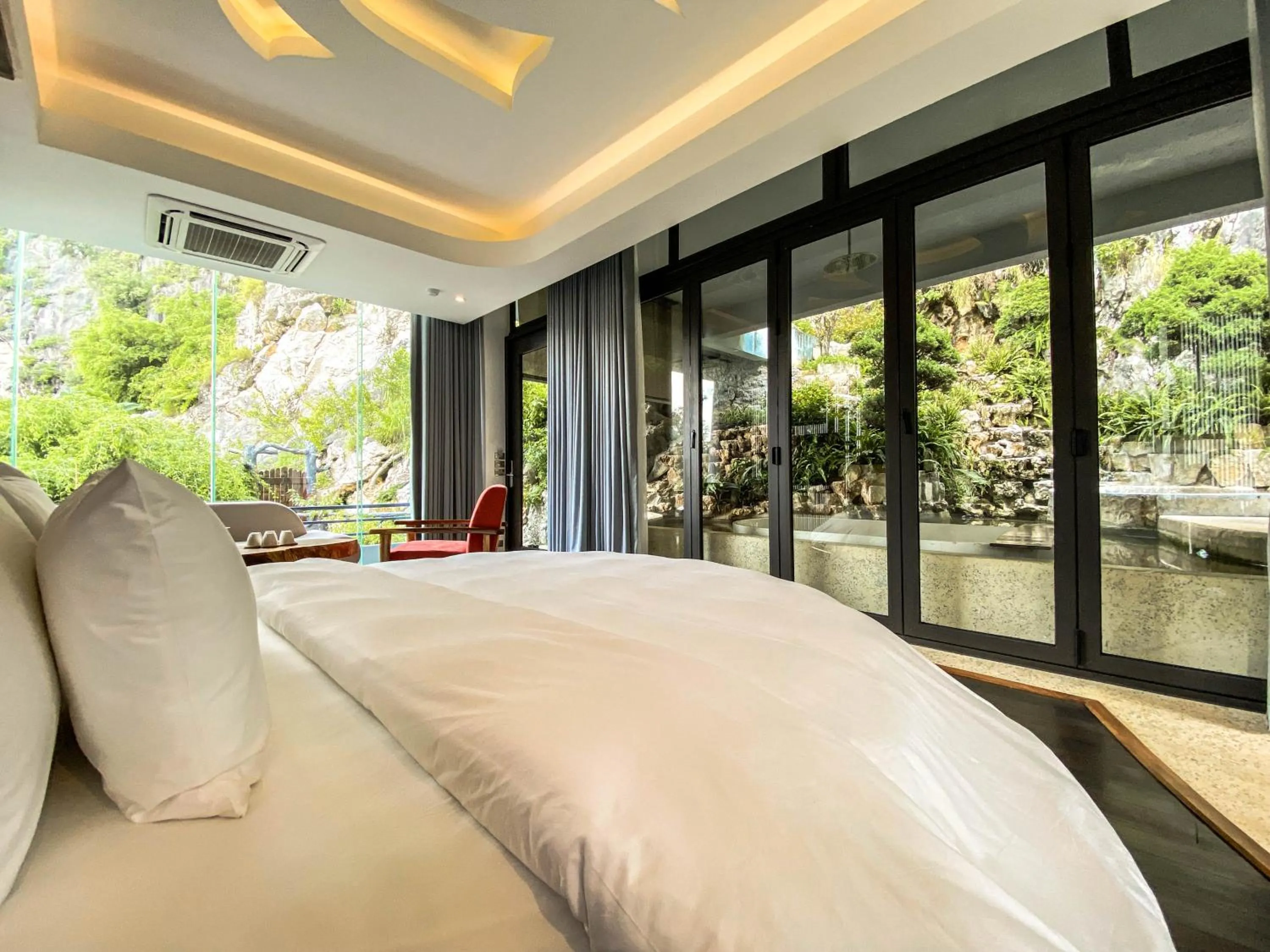 Bedroom, Bed in Minawa Kenhga Resort & Spa Ninh Binh