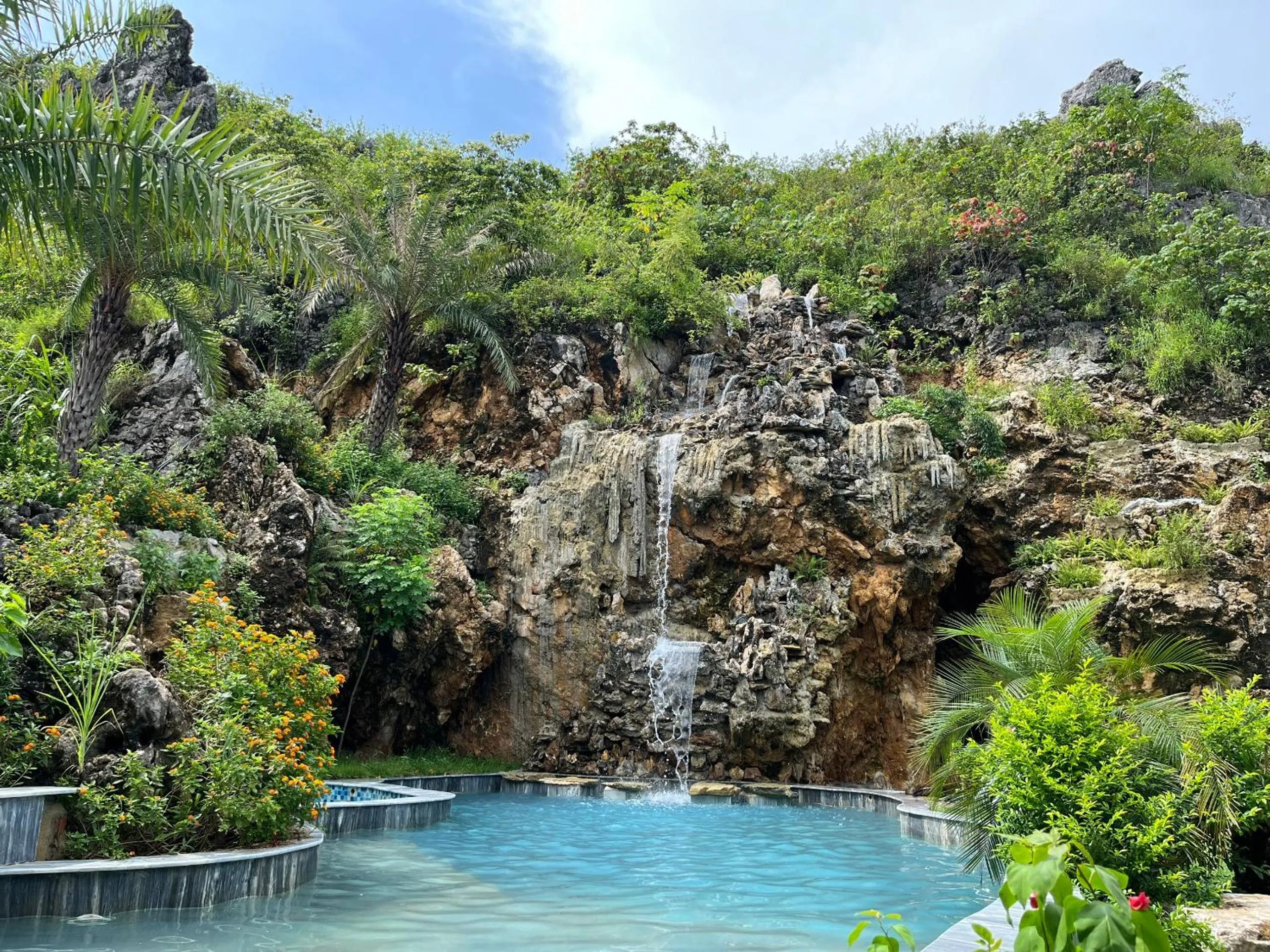 Swimming pool in Minawa Kenhga Resort & Spa Ninh Binh