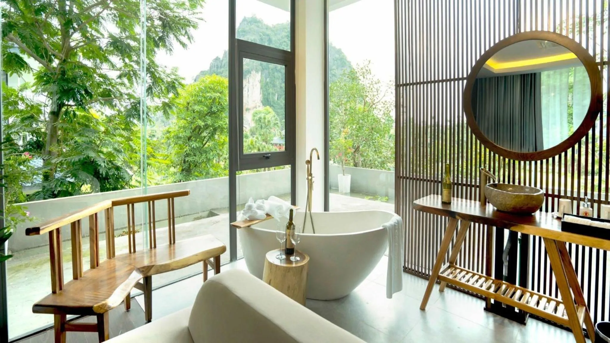 Bath in Minawa Kenhga Resort & Spa Ninh Binh