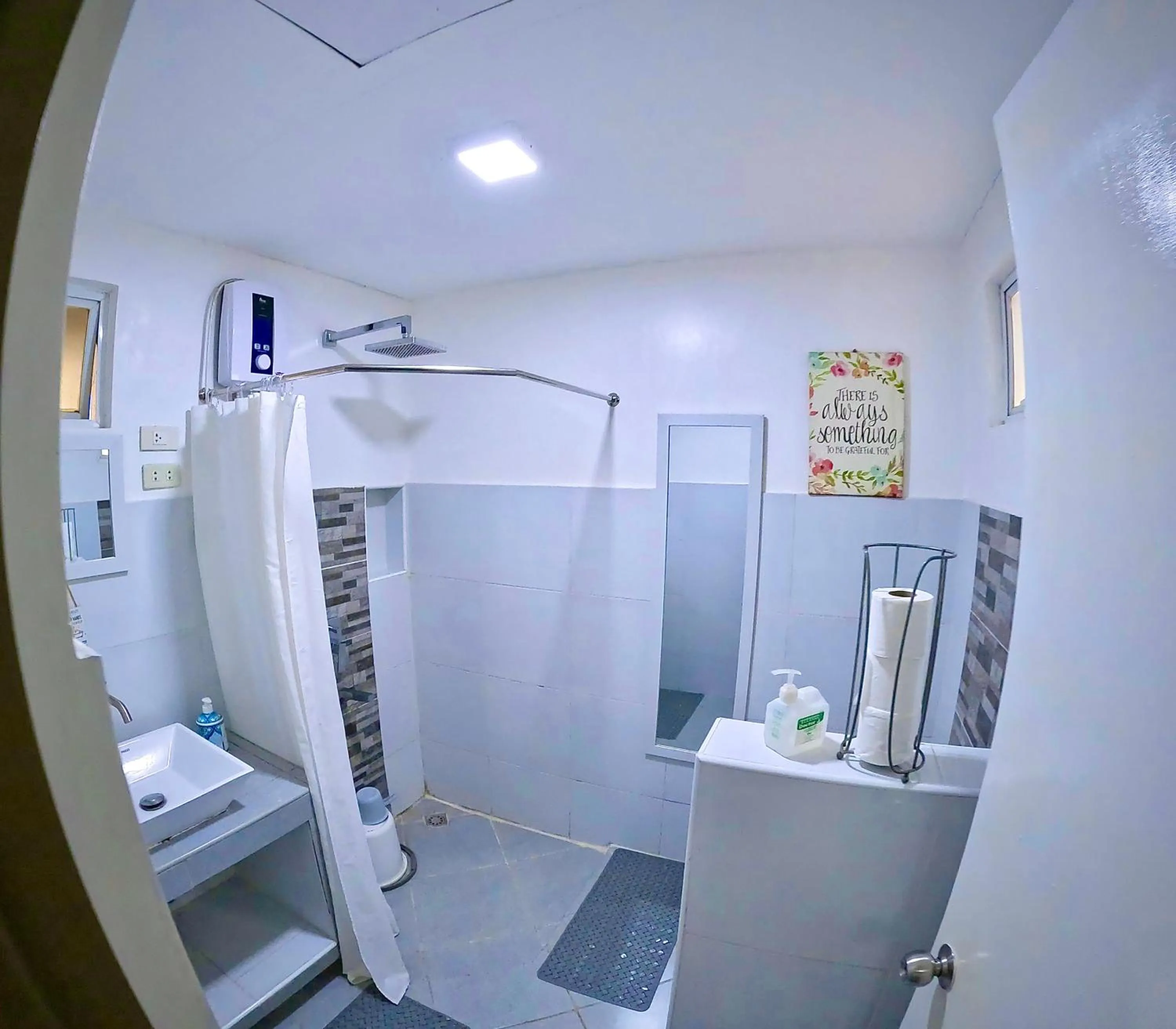 Shower in Auntie Gigi's Place