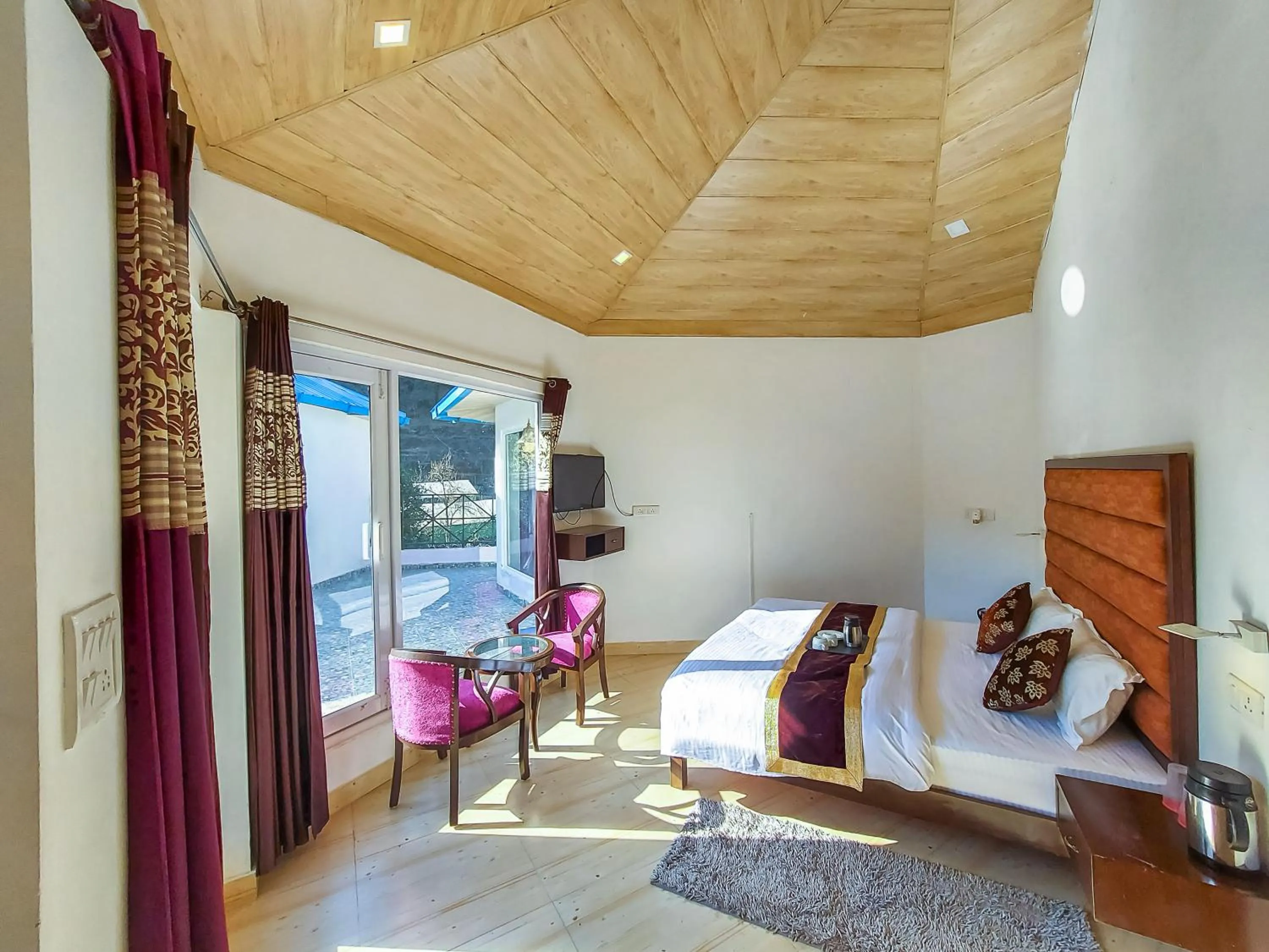 TV and multimedia, Bed in Blossom Bliss Resort