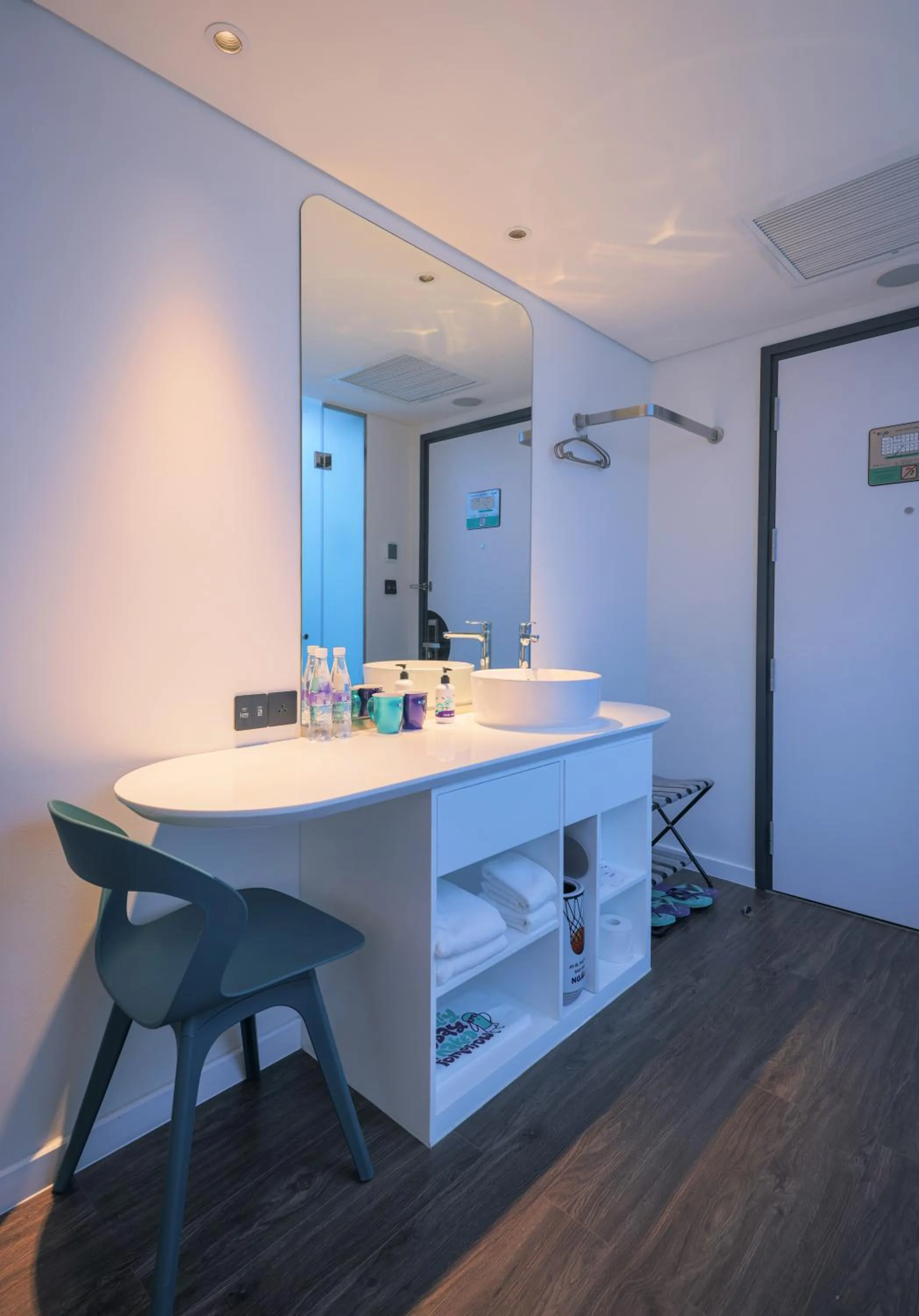 hair dresser in Tru by Hilton Can Tho Cai Khe