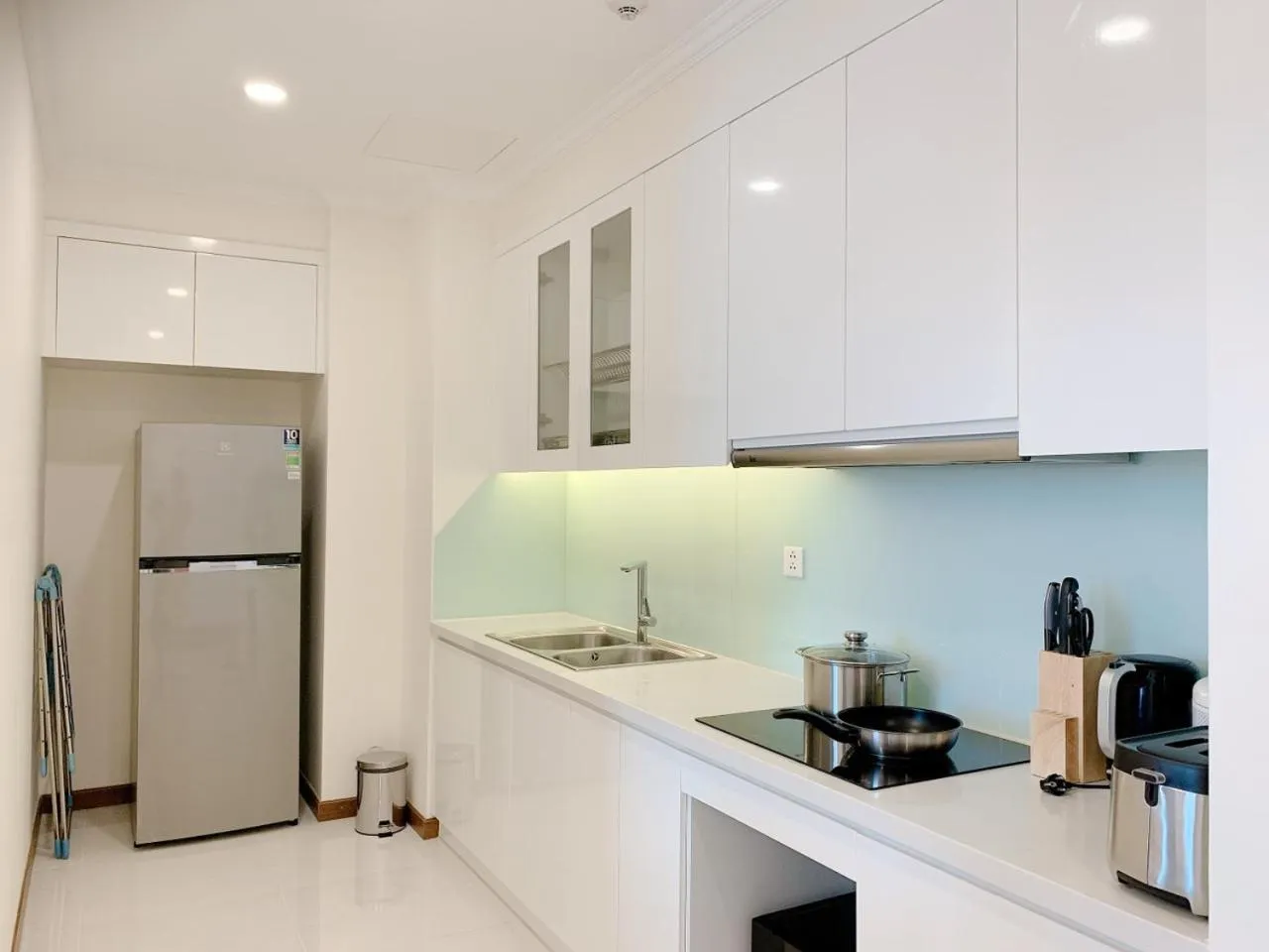 Coffee/tea facilities in Elvita Landmark Luxury Residence