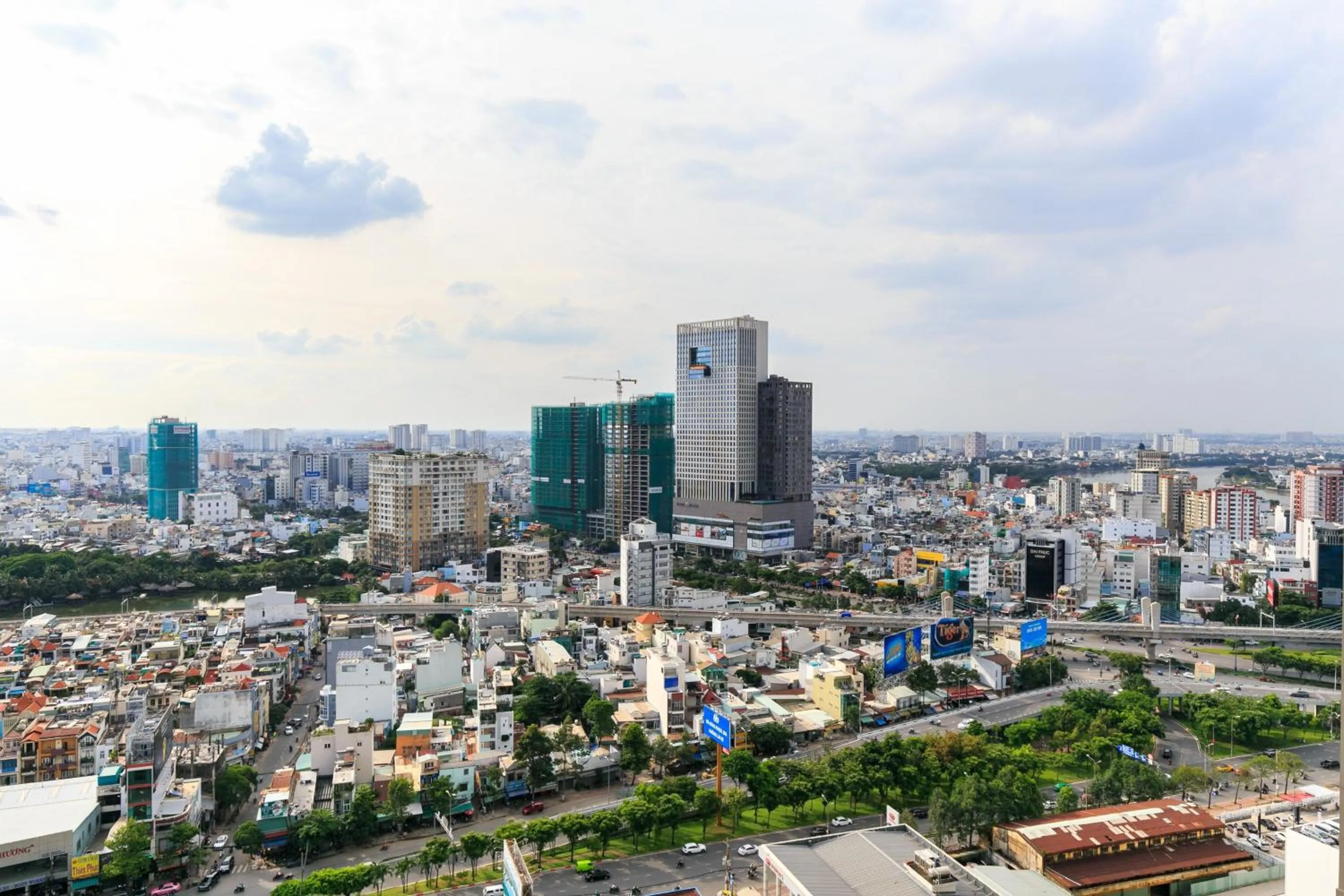 Day in Elvita Landmark Luxury Residence