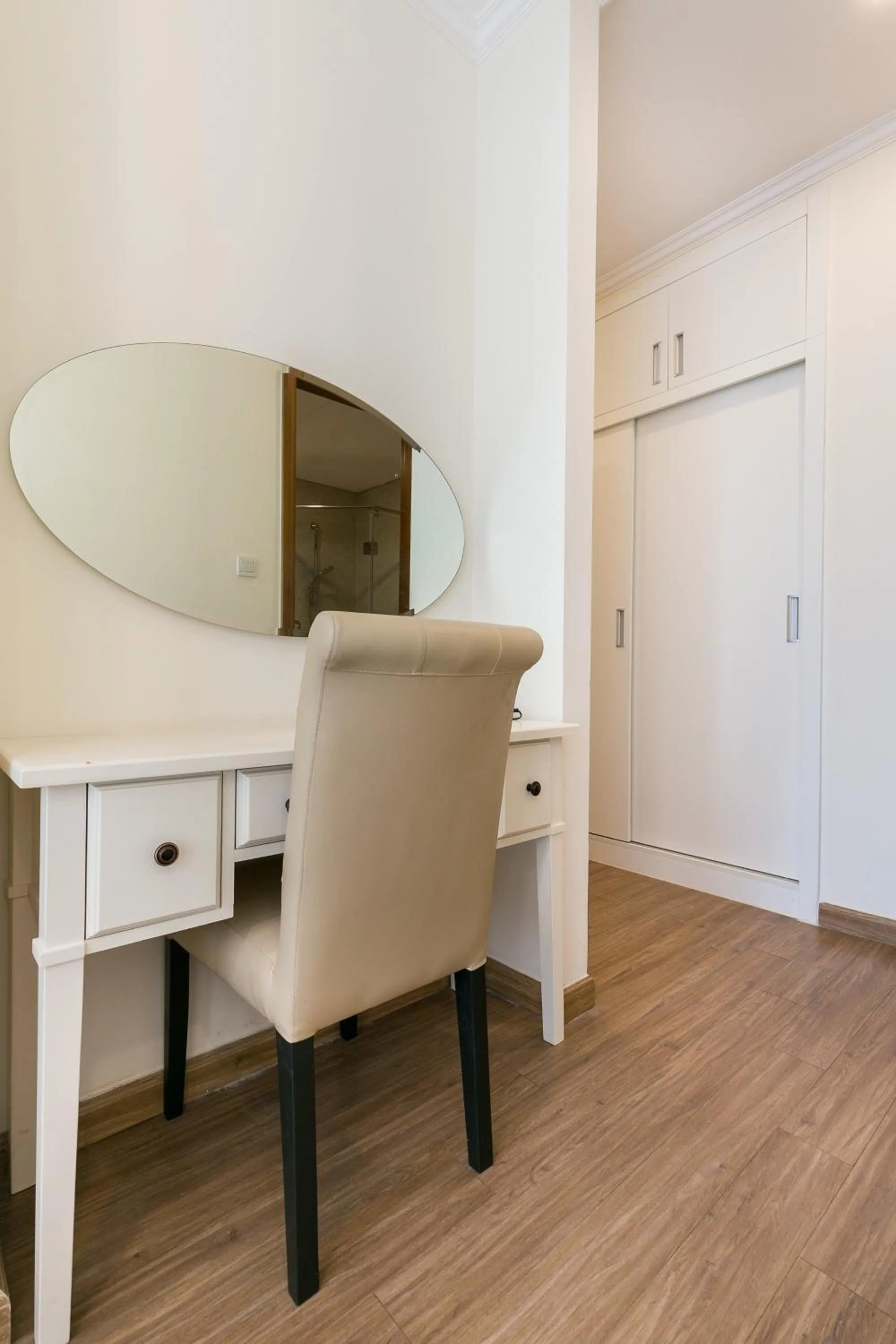 hair dresser in Elvita Landmark Luxury Residence