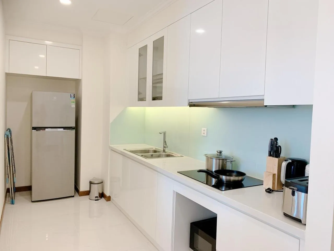 Coffee/tea facilities in Elvita Landmark Luxury Residence