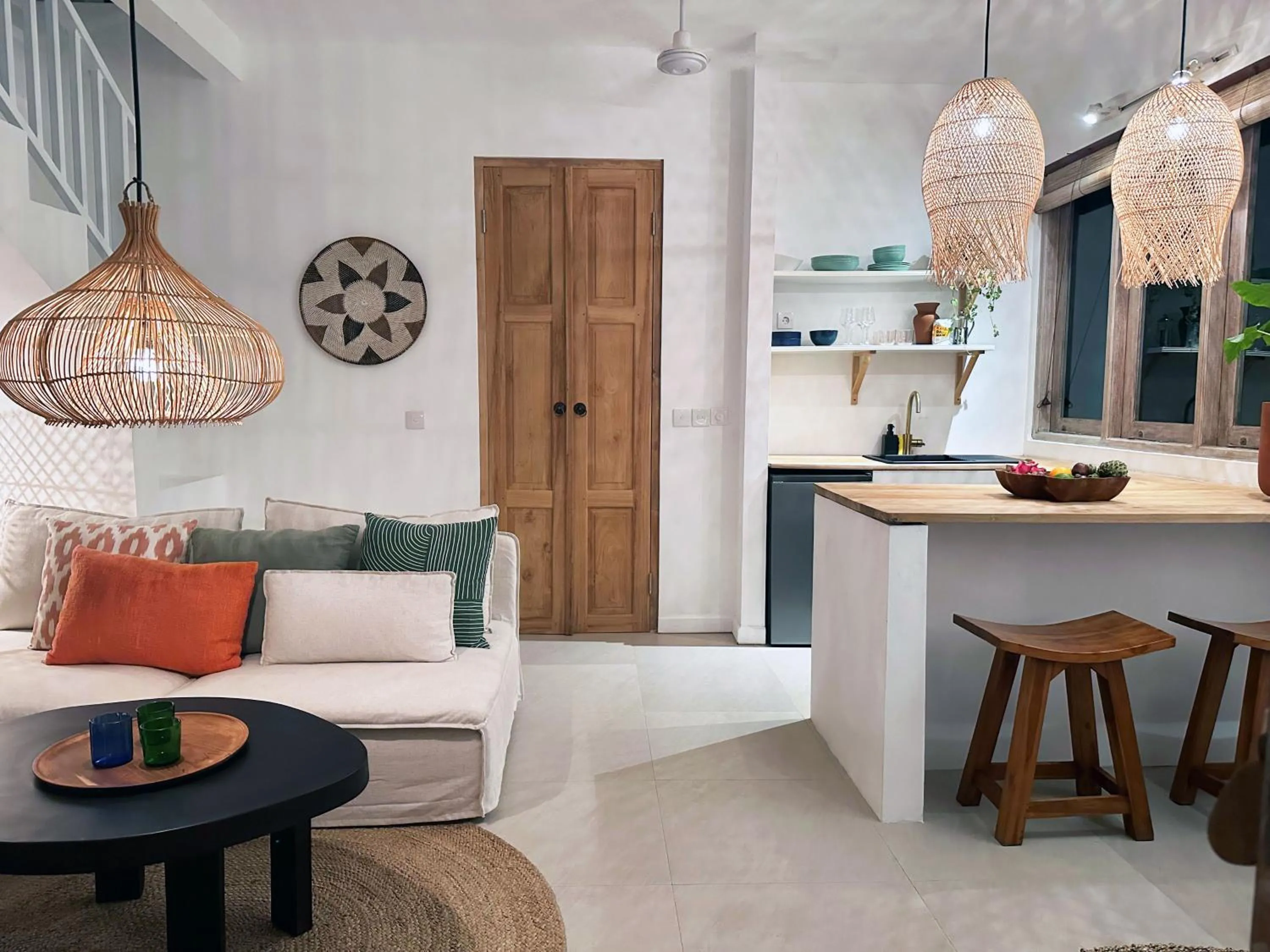 Kitchen or kitchenette in The White Villas Ubud