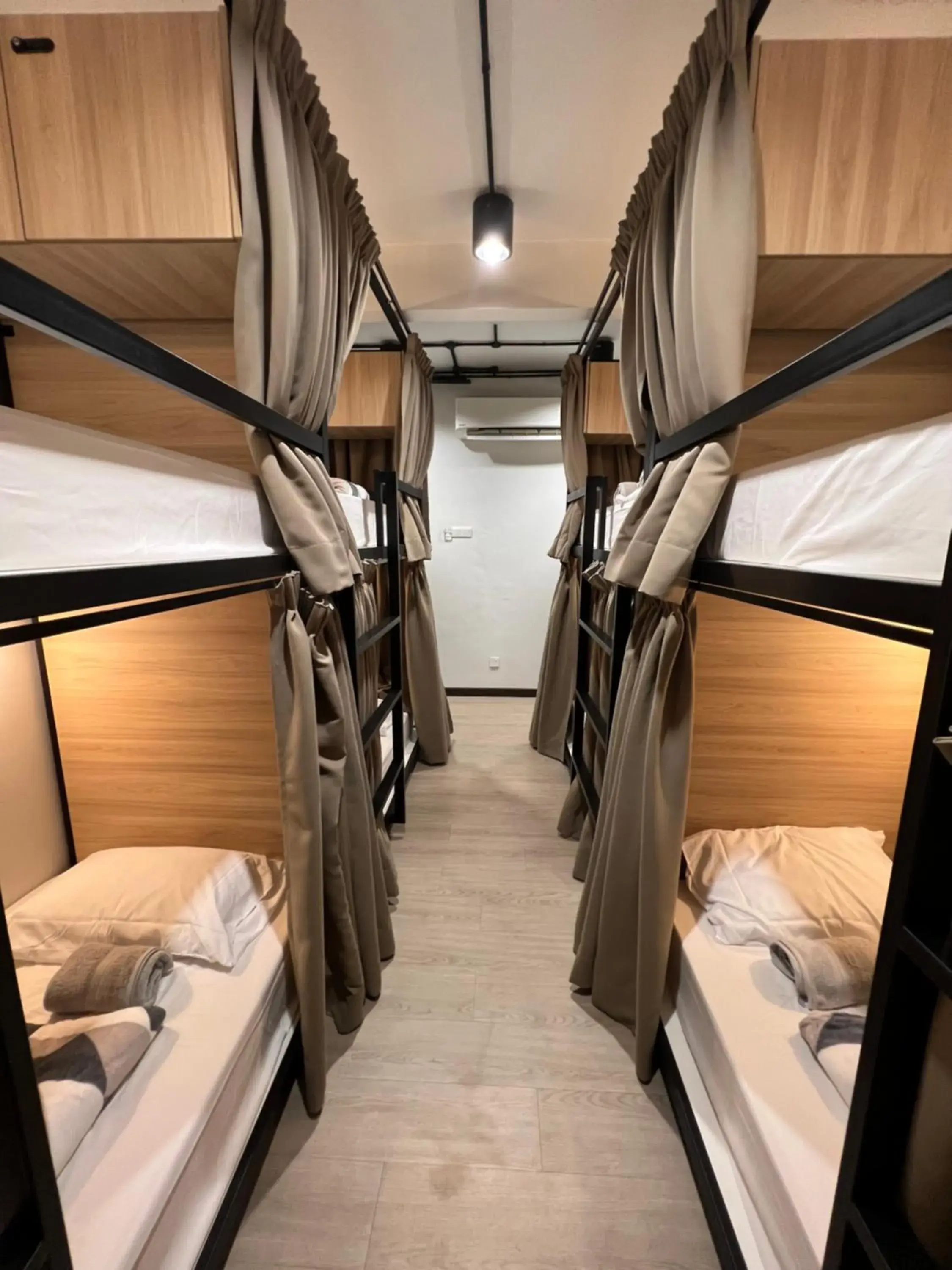 8-Bed Mixed Dormitory Room in The Freedom Club Hostel KL 8-Bed Mixed Dormitory Room in The Freedom Club Hostel KL