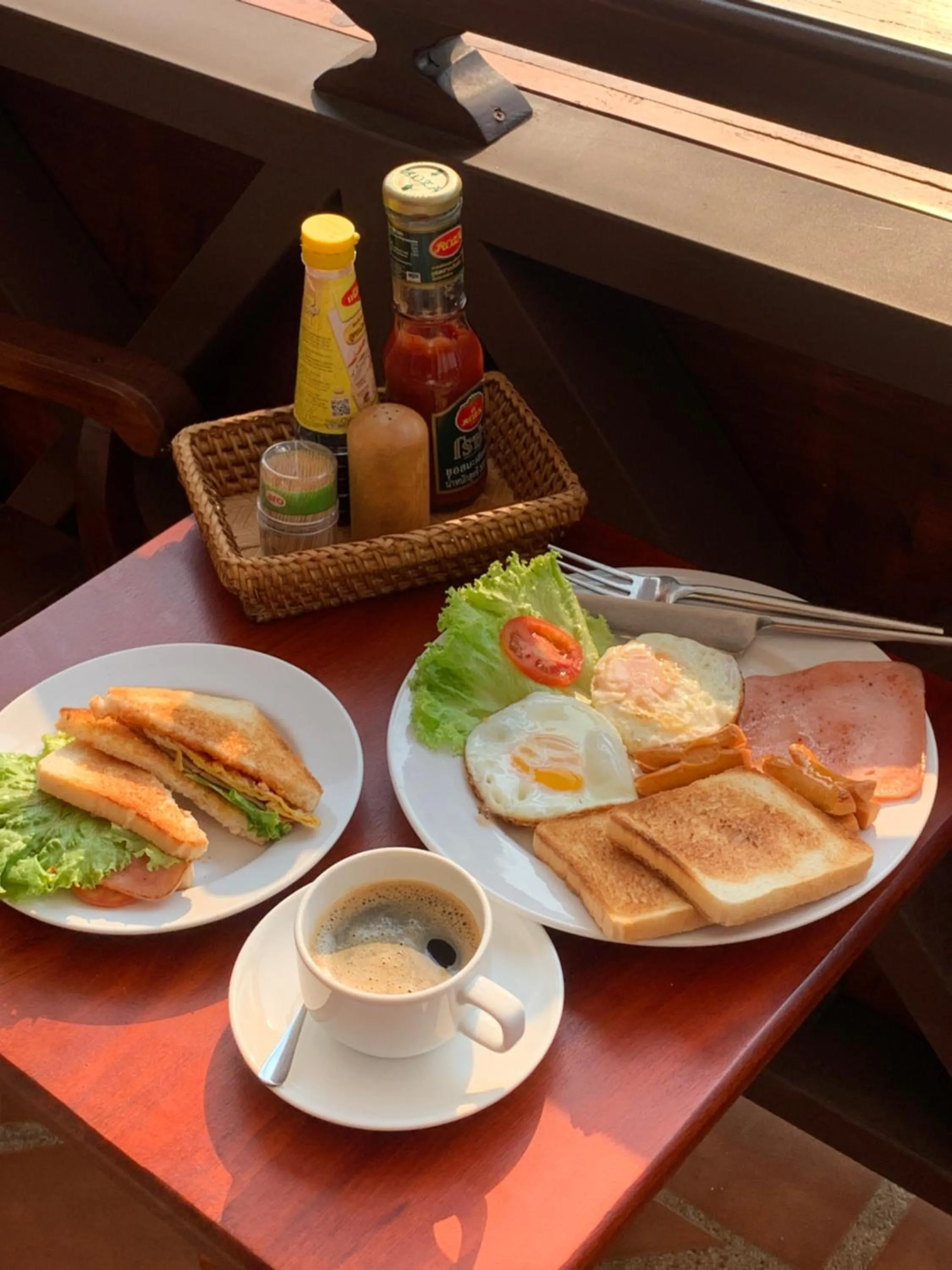 Continental breakfast in Villa Deux Rivieres双河别墅酒店