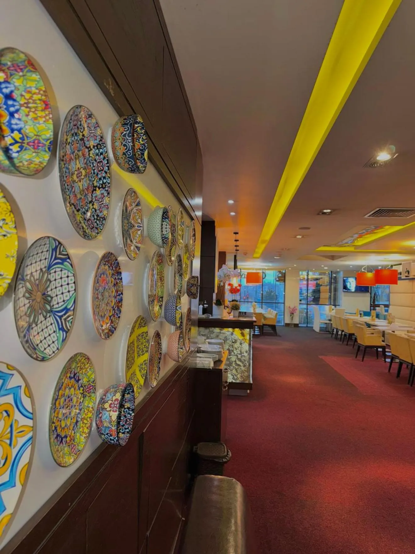 Restaurant/places to eat in Hotel Dream