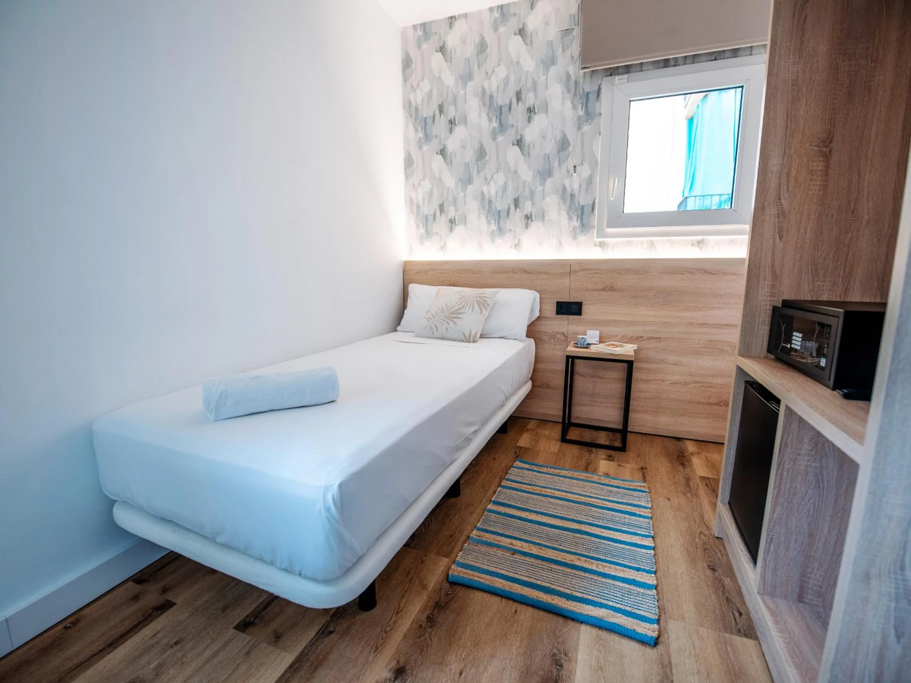 Photo of the whole room, Bed in Sweet Lloret Suites