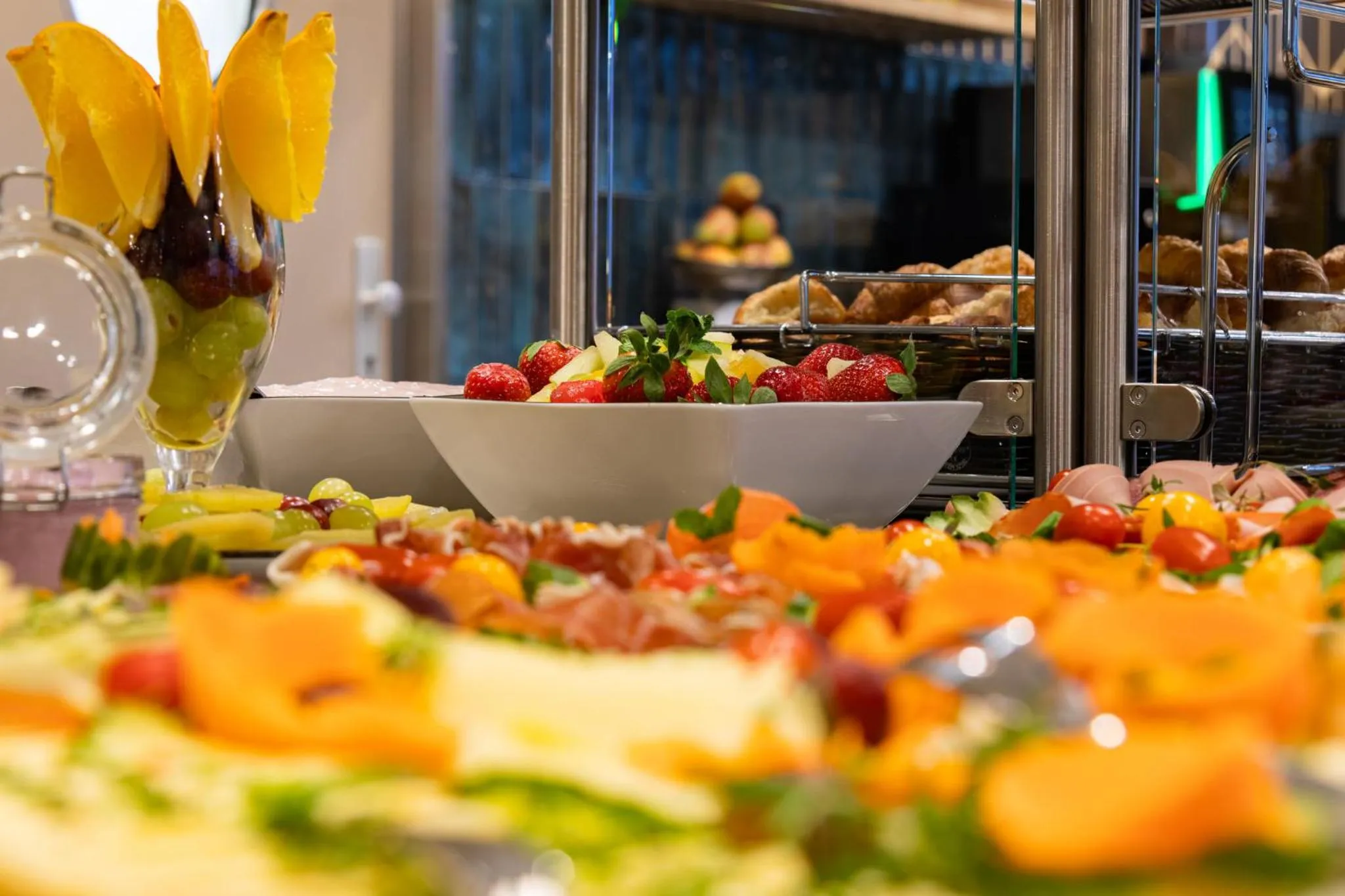 Breakfast in Holiday Inn - the niu, Flower Konstanz by IHG