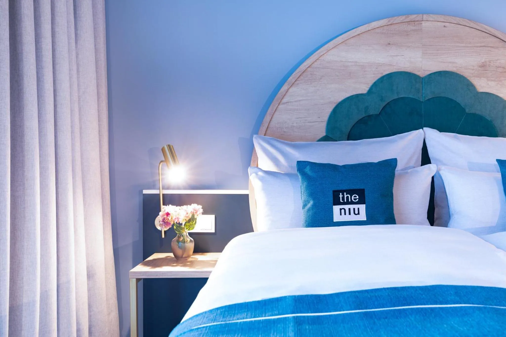 Photo of the whole room, Bed in Holiday Inn - the niu, Flower Konstanz by IHG