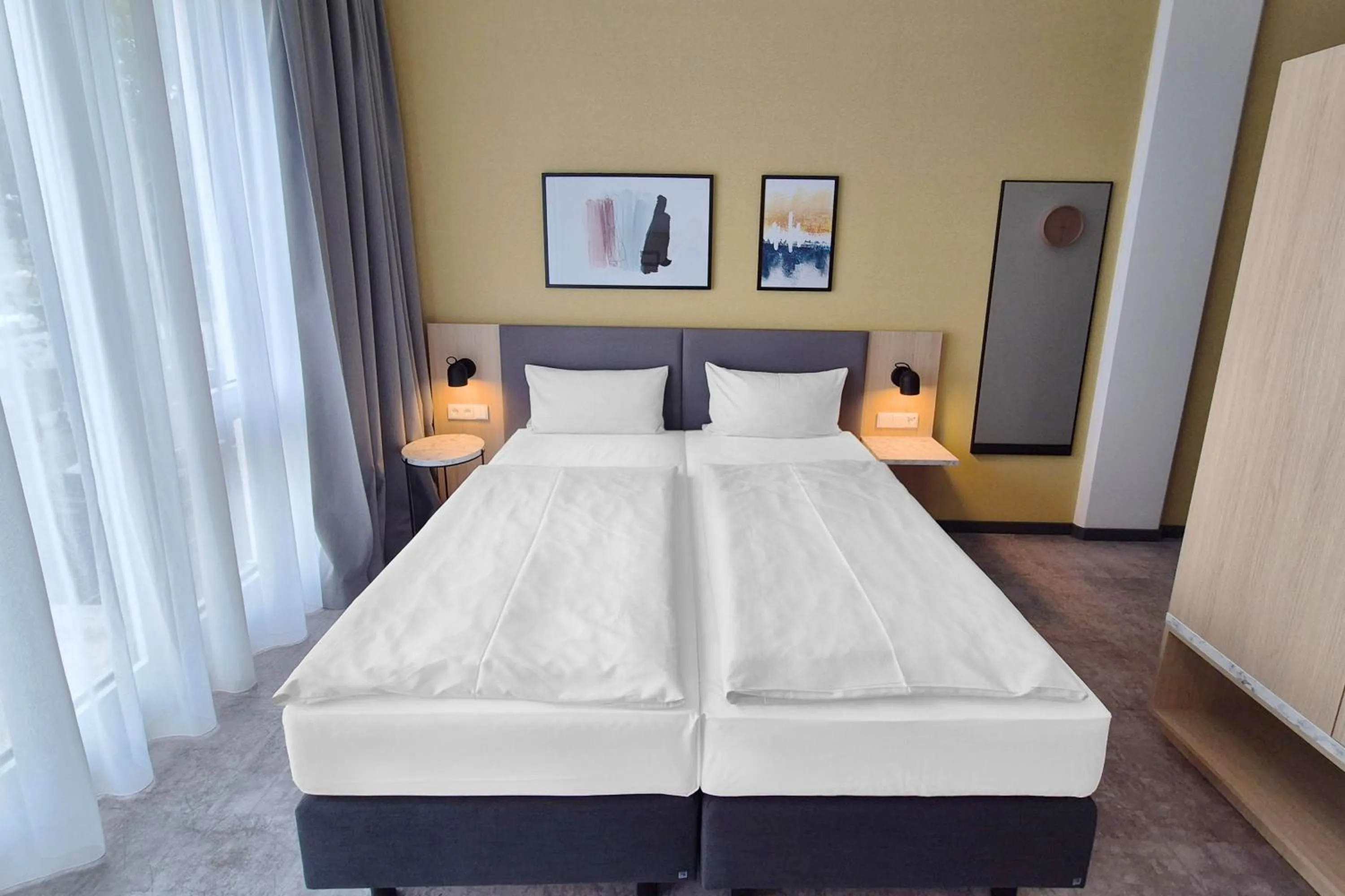 Photo of the whole room, Bed in Candlewood Suites Berlin Airport by IHG