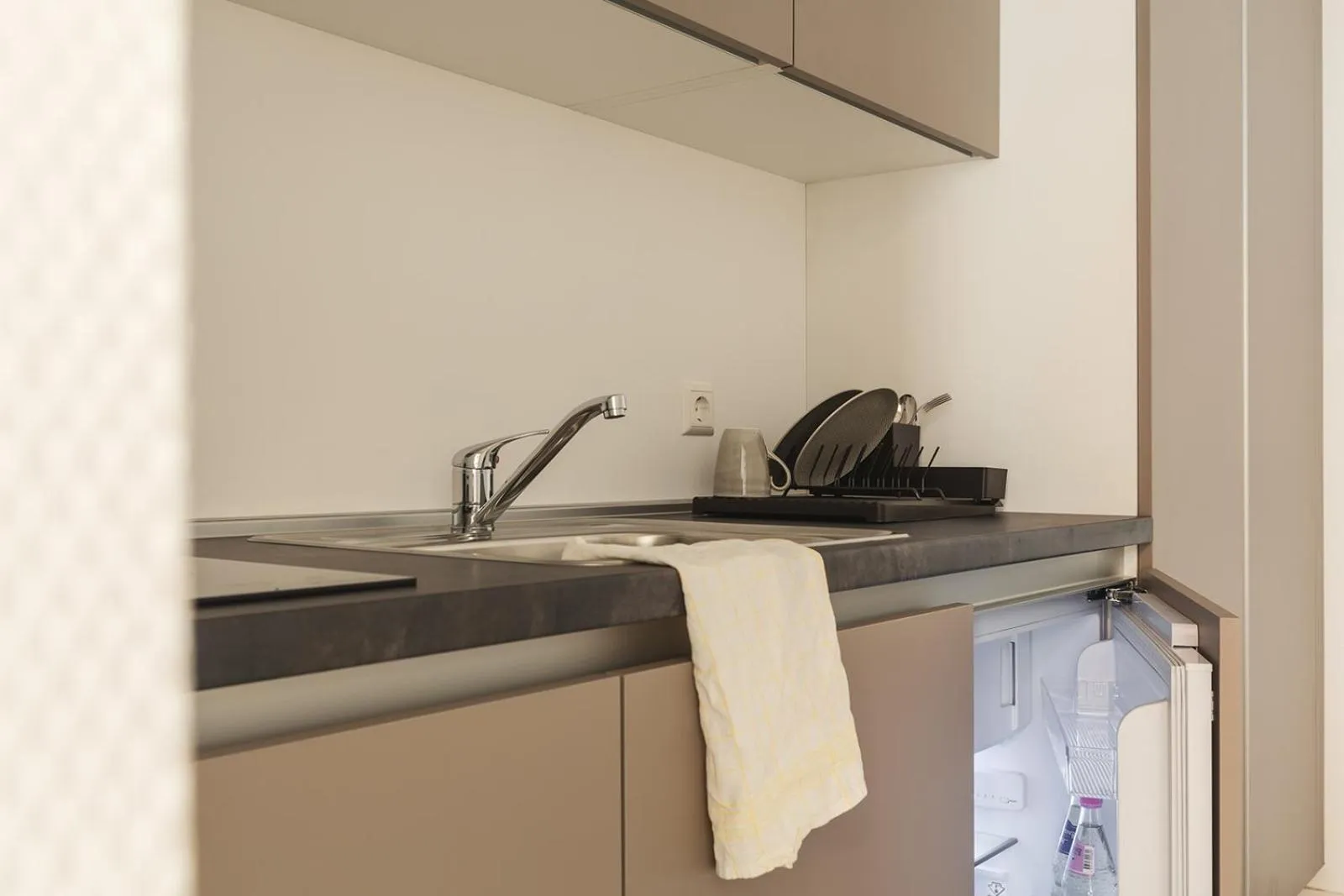 kitchen in Candlewood Suites Berlin Airport by IHG