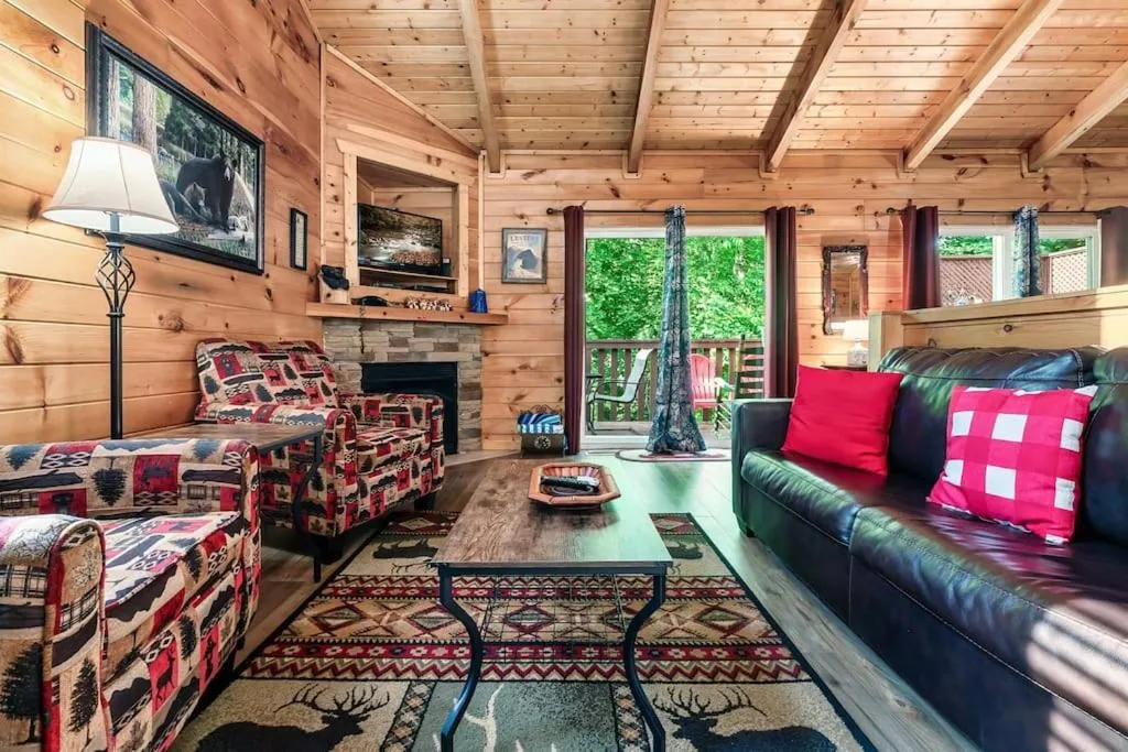 A Top Notch Lodge~Gatlinburg