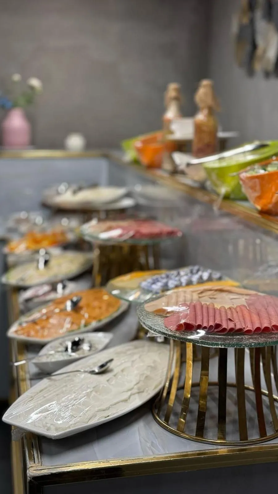 Restaurant/places to eat in SEAVIEW HOTEL