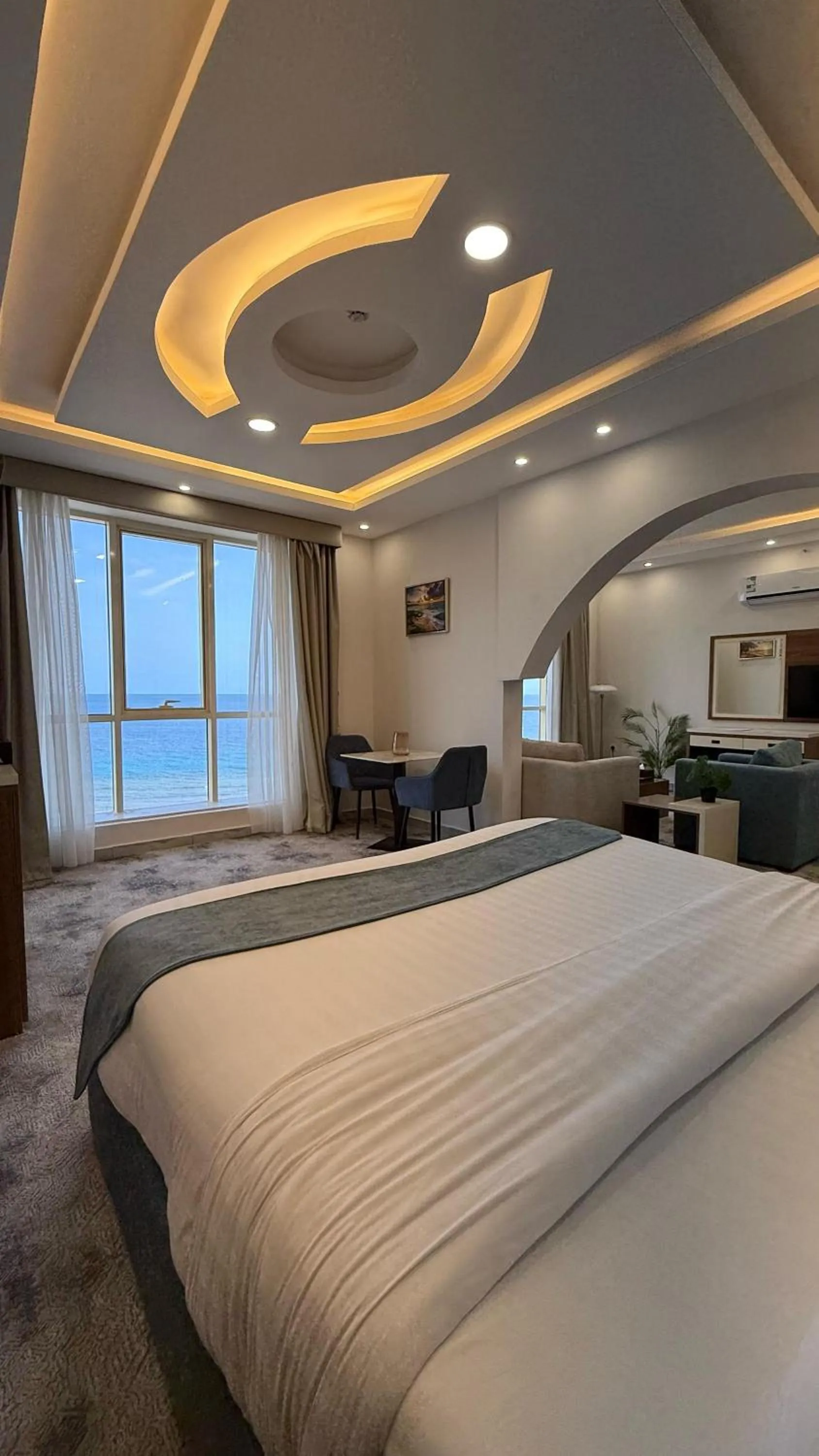 Bed in SEAVIEW HOTEL