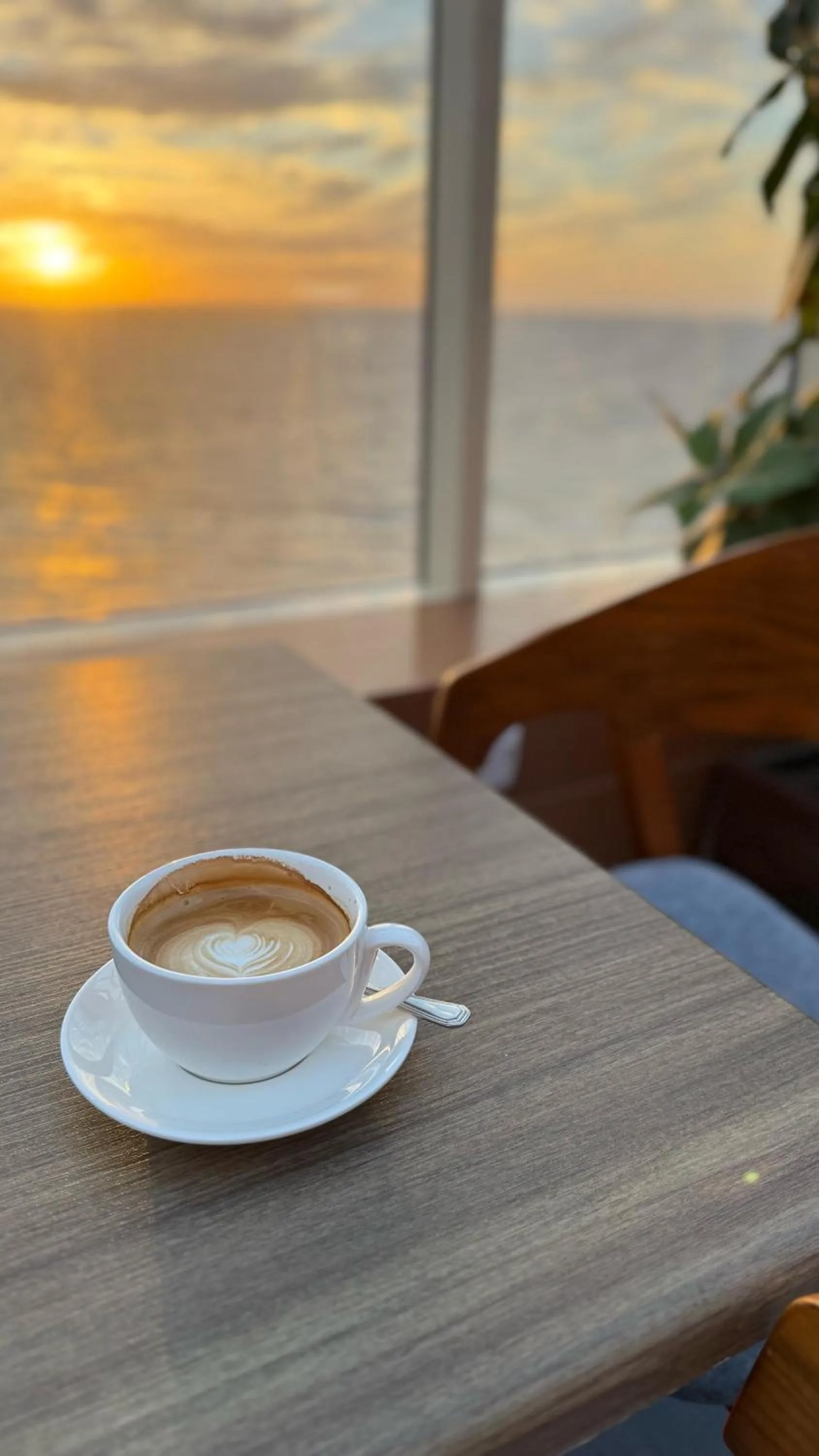 Restaurant/places to eat in SEAVIEW HOTEL