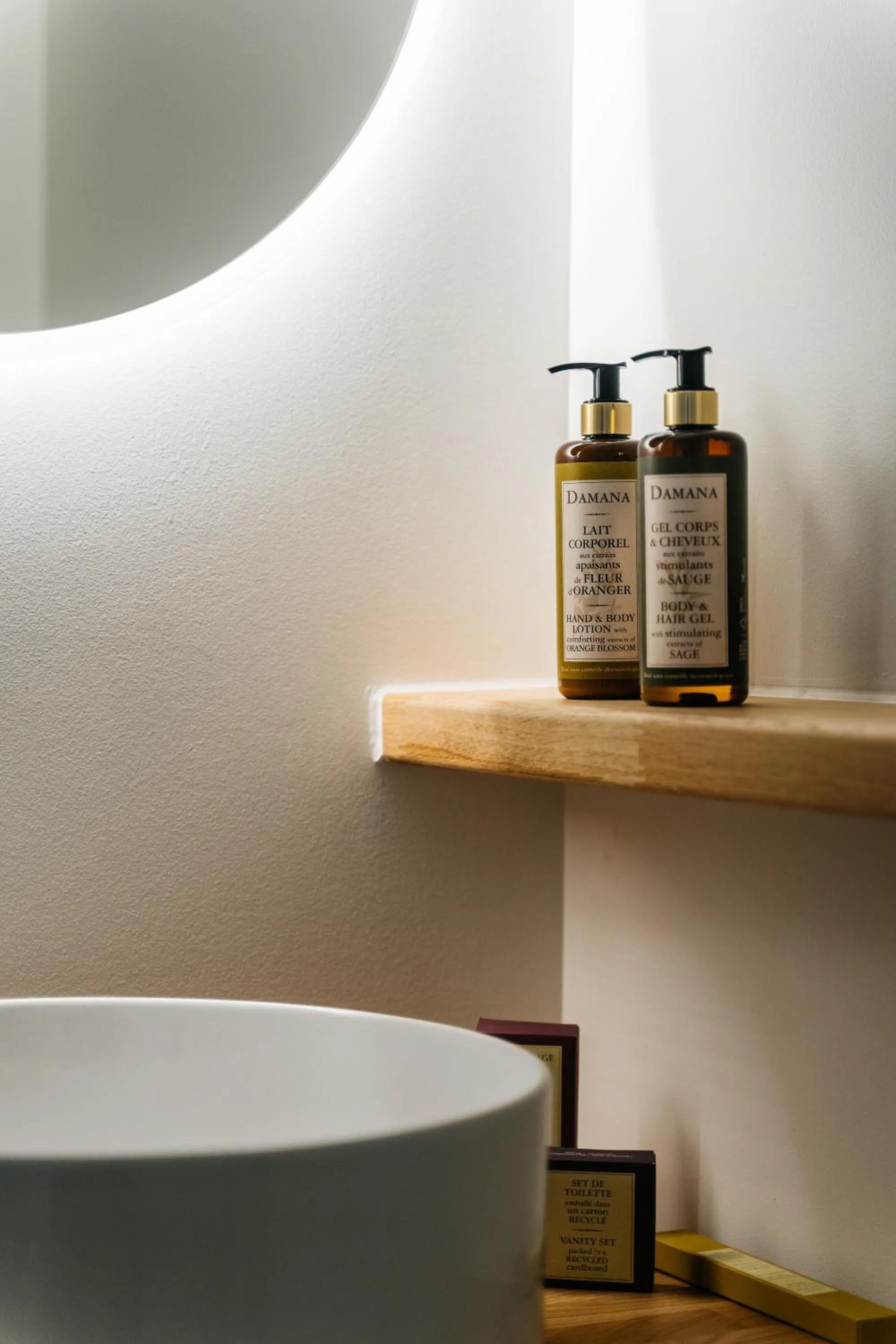 Toilet in Auberge du Lyonnais