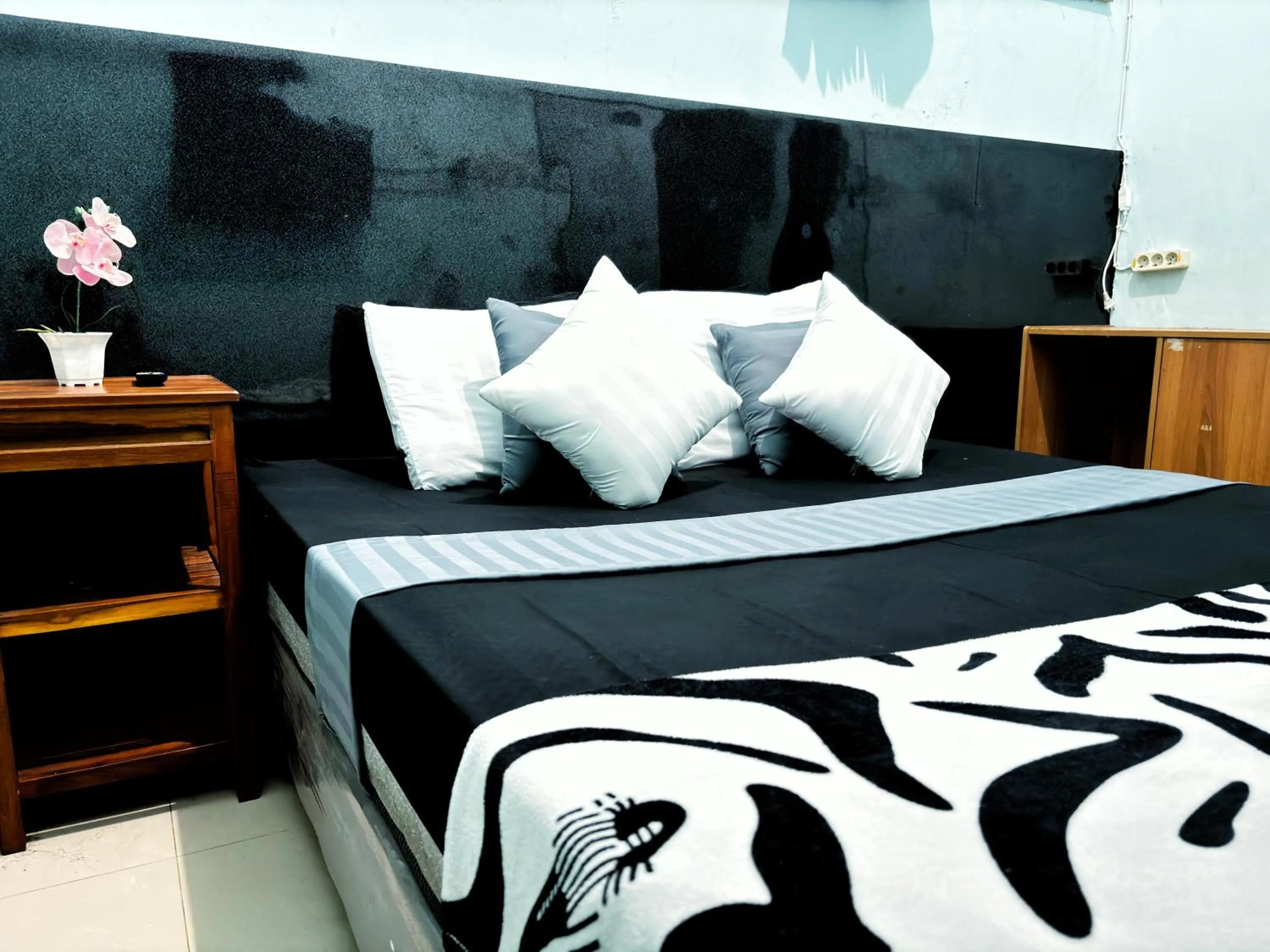 Bedroom, Bed in NgeKost harian