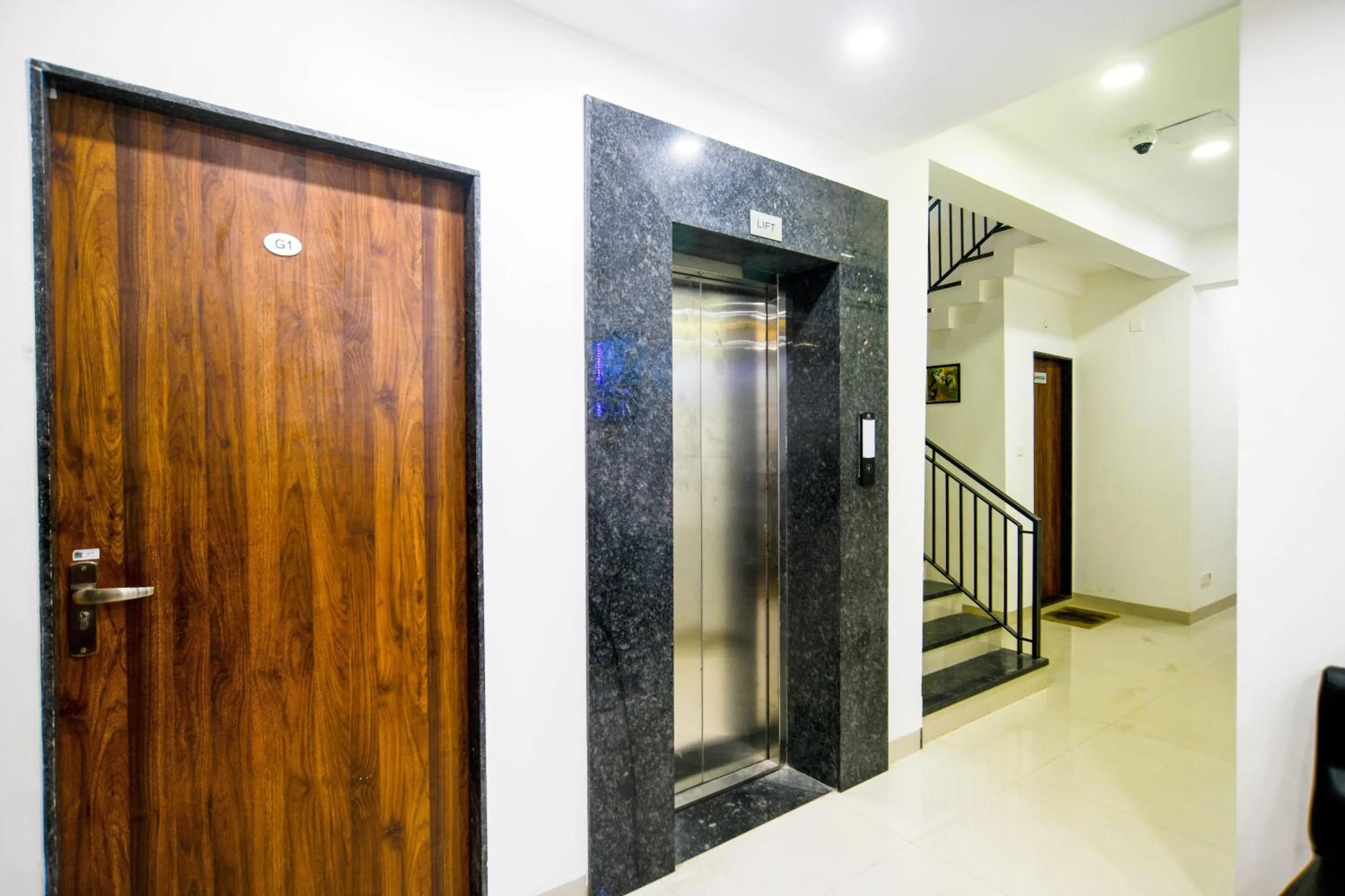 elevator in Aceotel Inn Flamingo