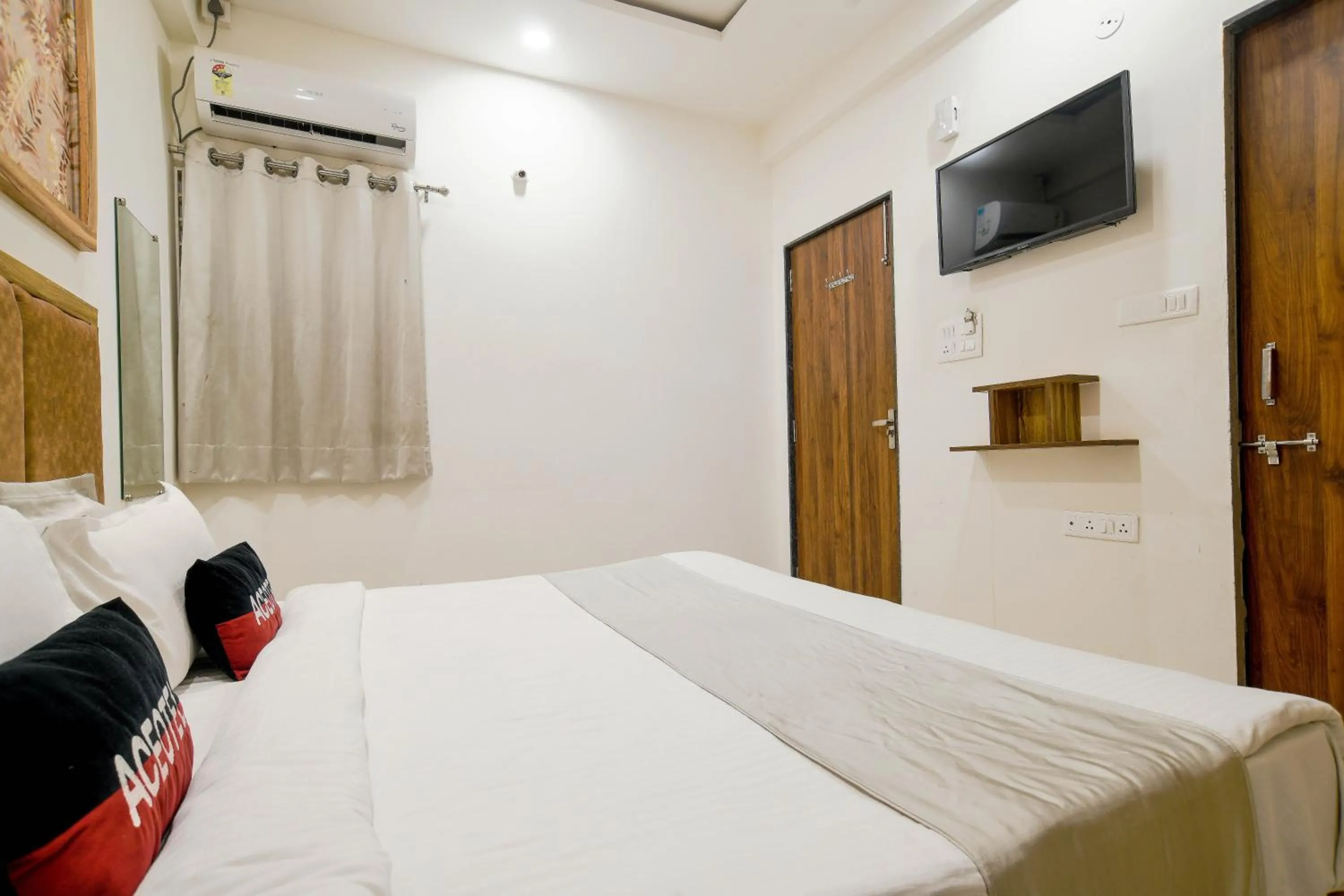 Photo of the whole room, Bed in Aceotel Inn Flamingo