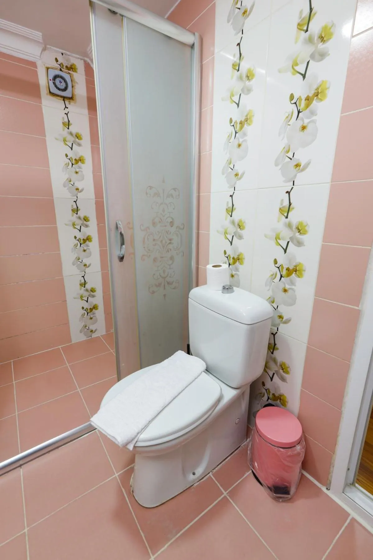 Shower in Fidelya Boutique Hotel