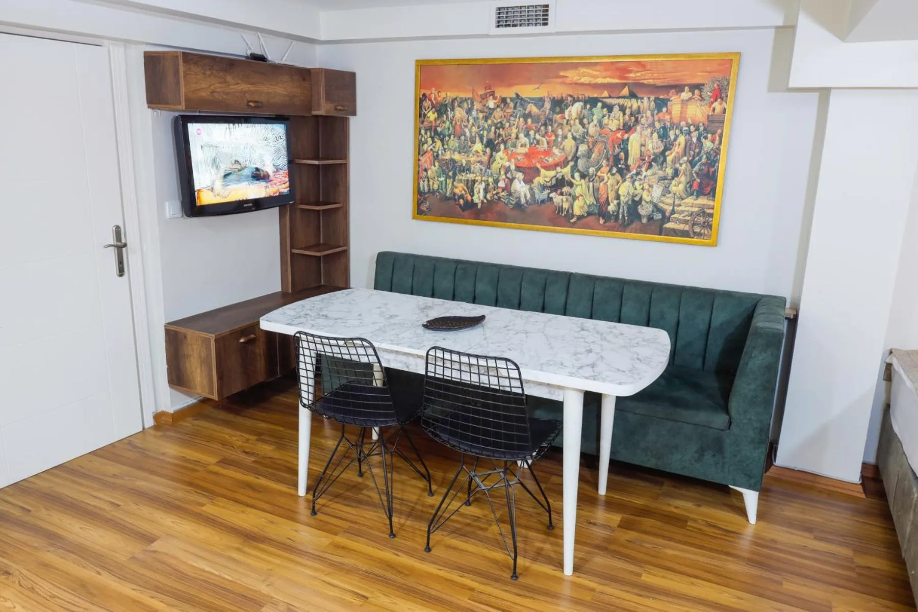 TV and multimedia in Fidelya Boutique Hotel