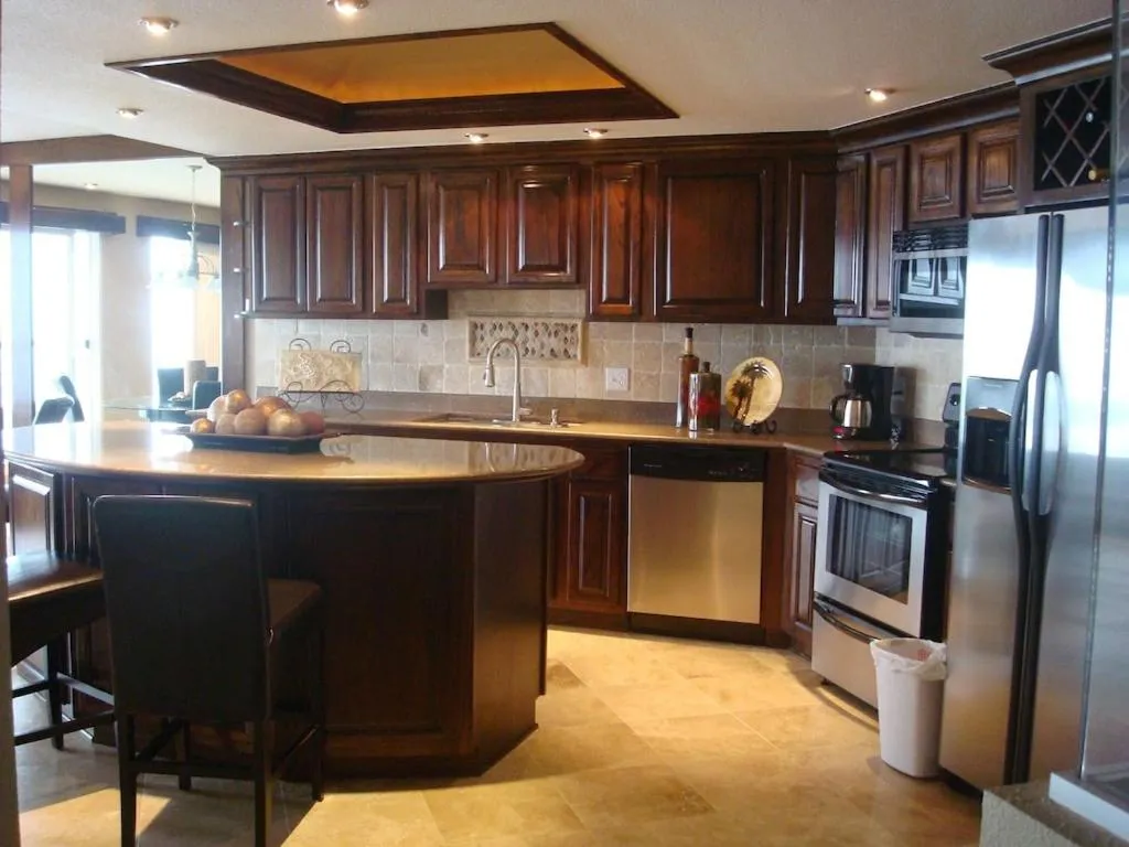 Kitchen or kitchenette in 'Luxury Oceanfront Penthouse with Pools, Jacuzzis and Spectacular Ocean Views'