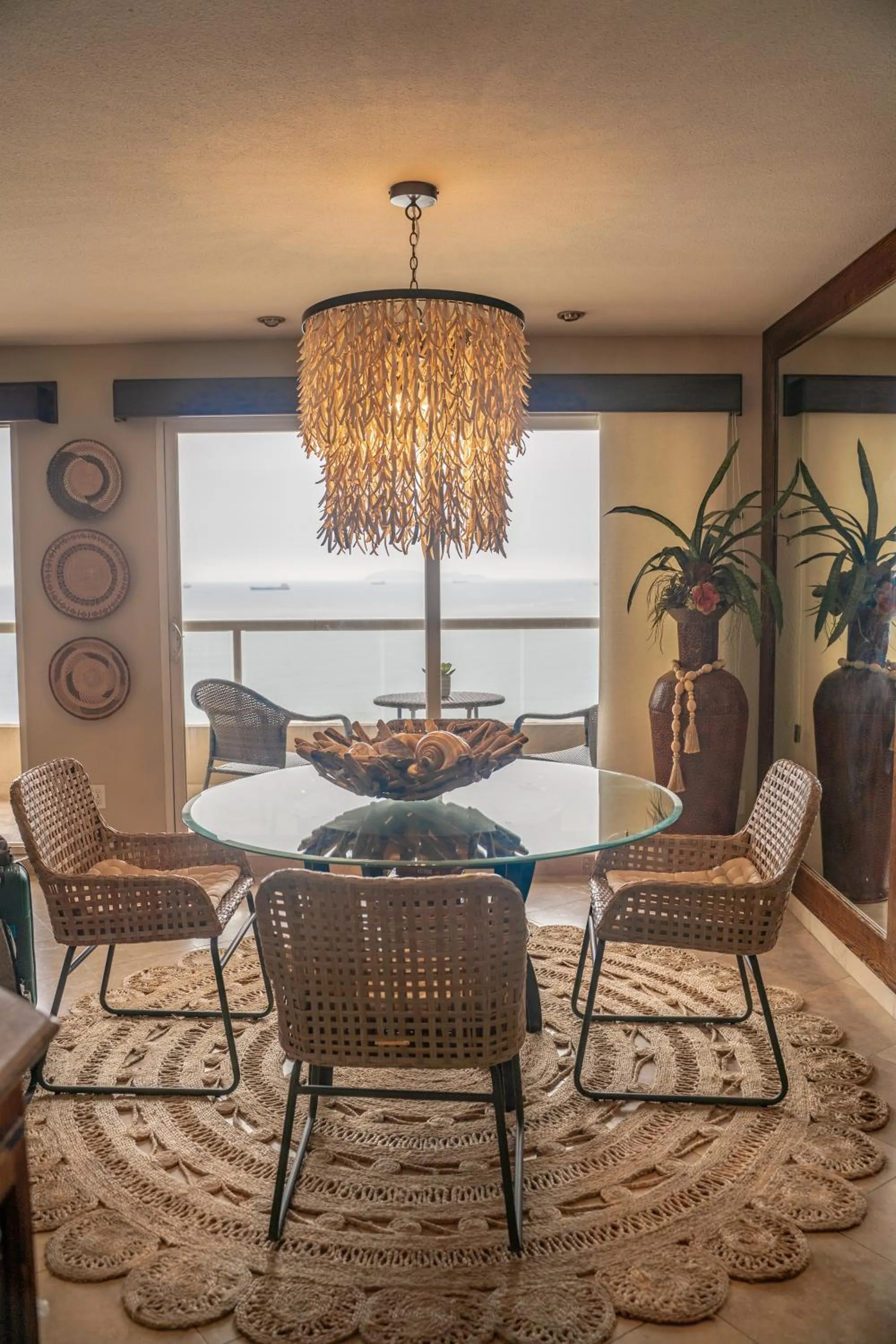 Living room in 'Luxury Oceanfront Penthouse with Pools, Jacuzzis and Spectacular Ocean Views'