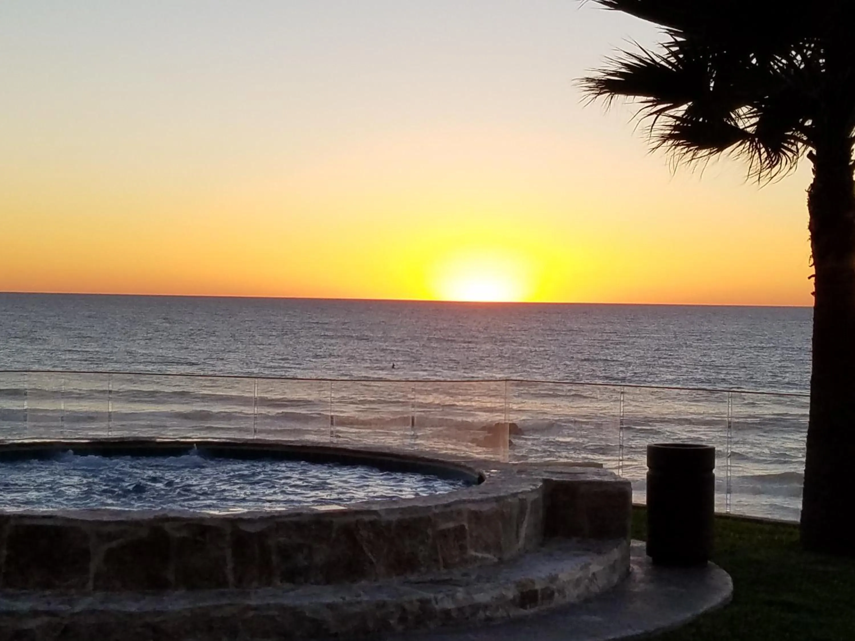 Hot Tub in 'Luxury Oceanfront Penthouse with Pools, Jacuzzis and Spectacular Ocean Views'