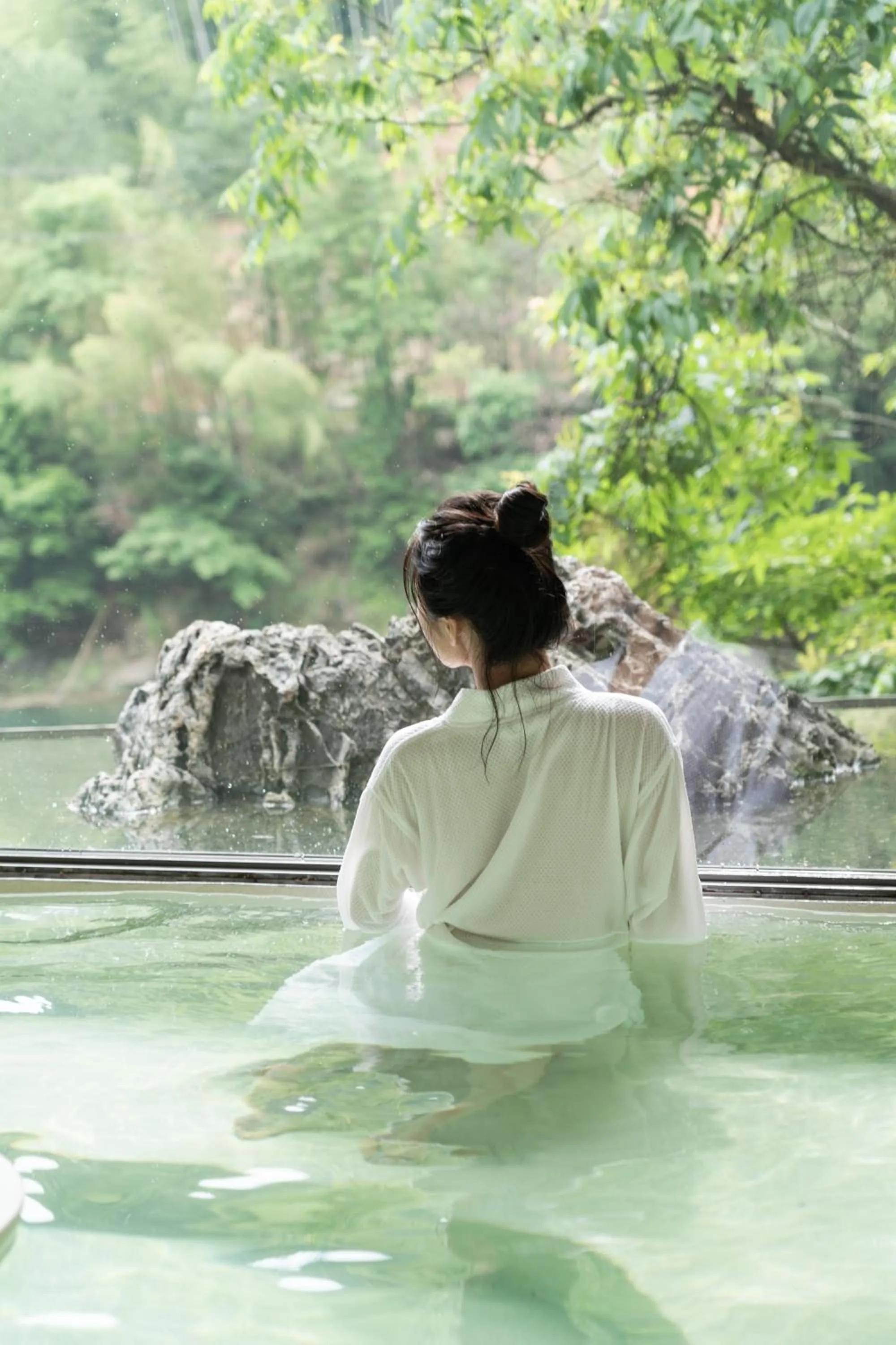 Hot Spring Bath in Yakamoz Qianchuan Hotel