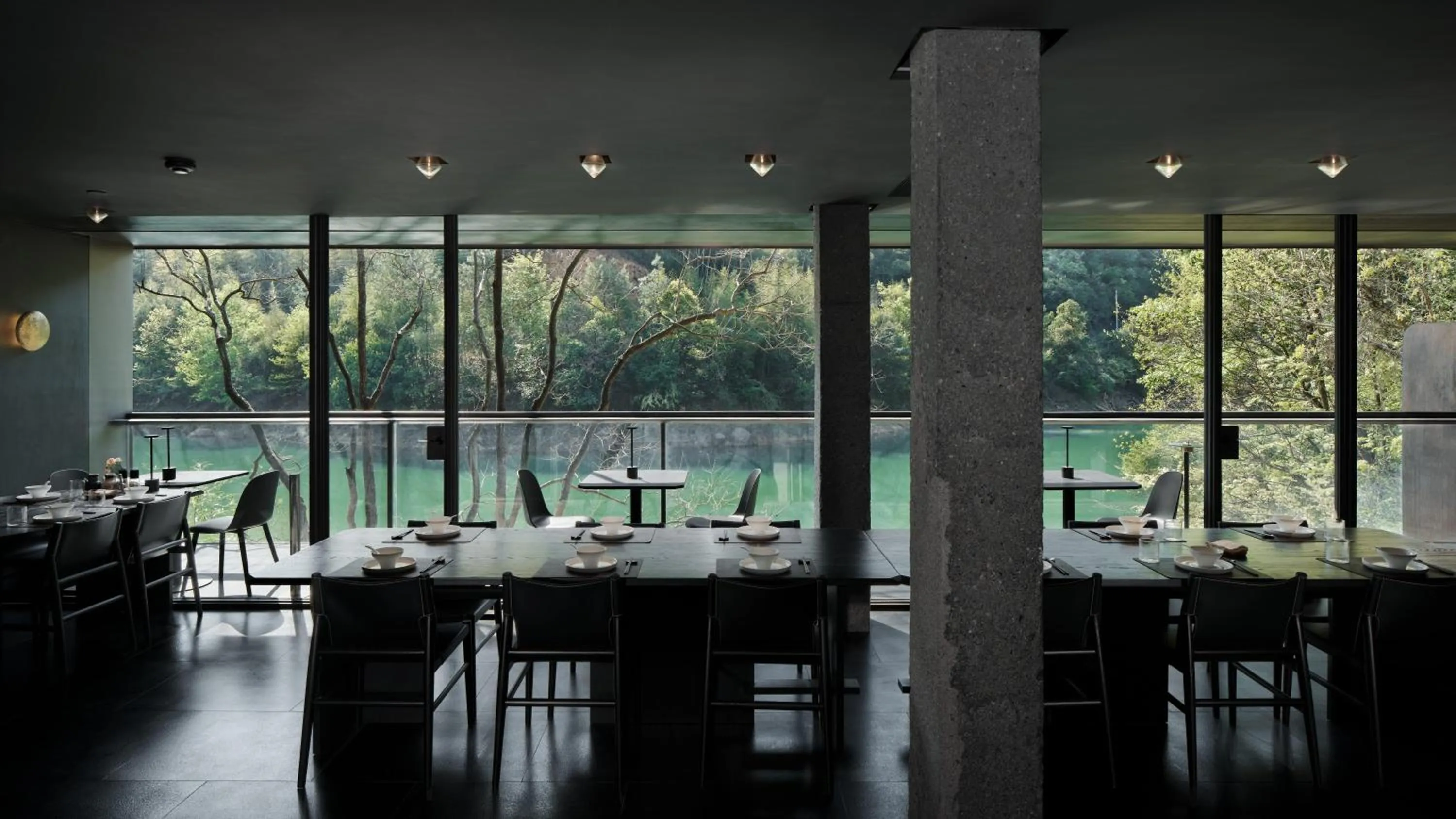 Restaurant/places to eat in Yakamoz Qianchuan Hotel