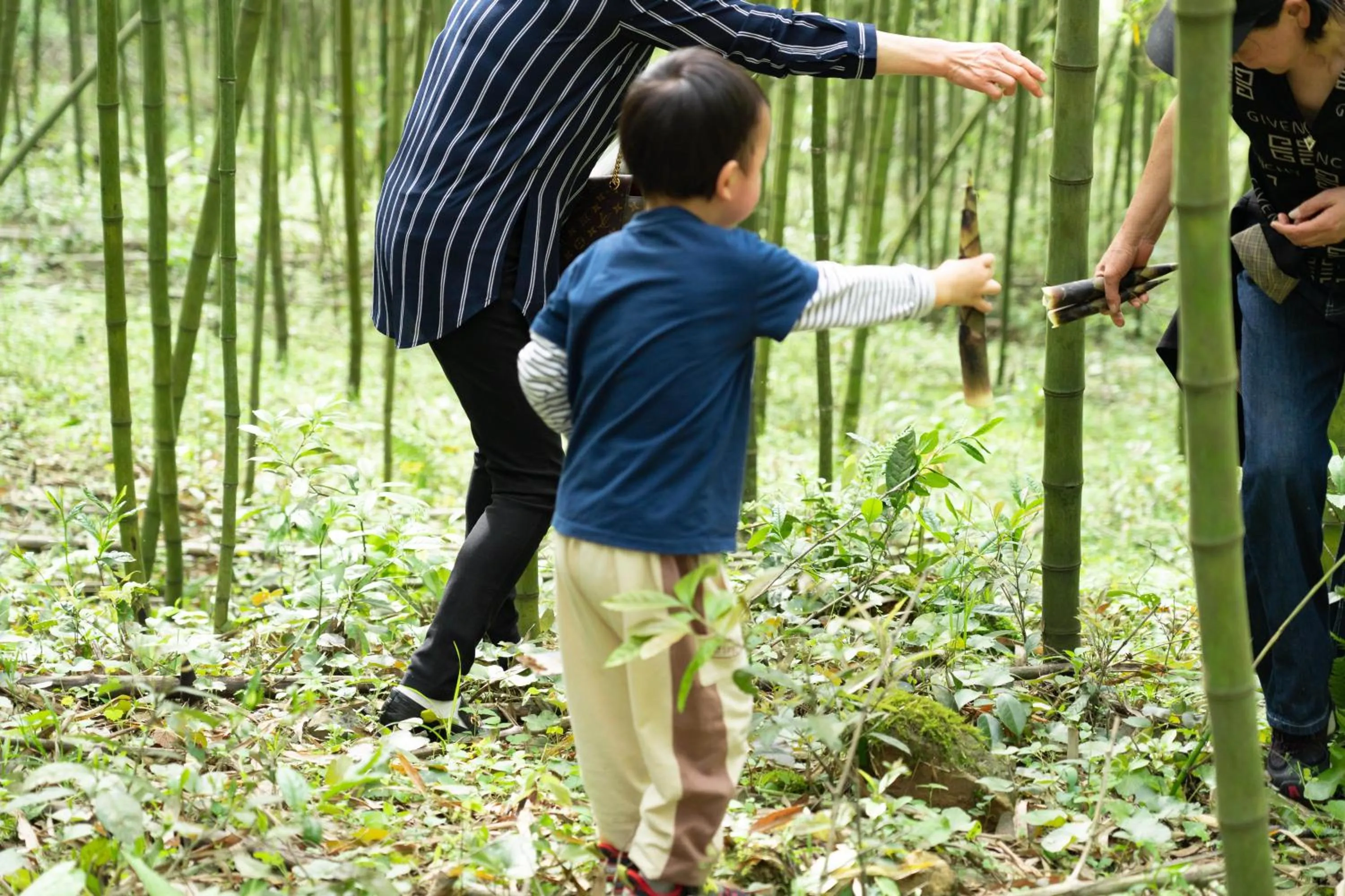 People in Yakamoz Qianchuan Hotel
