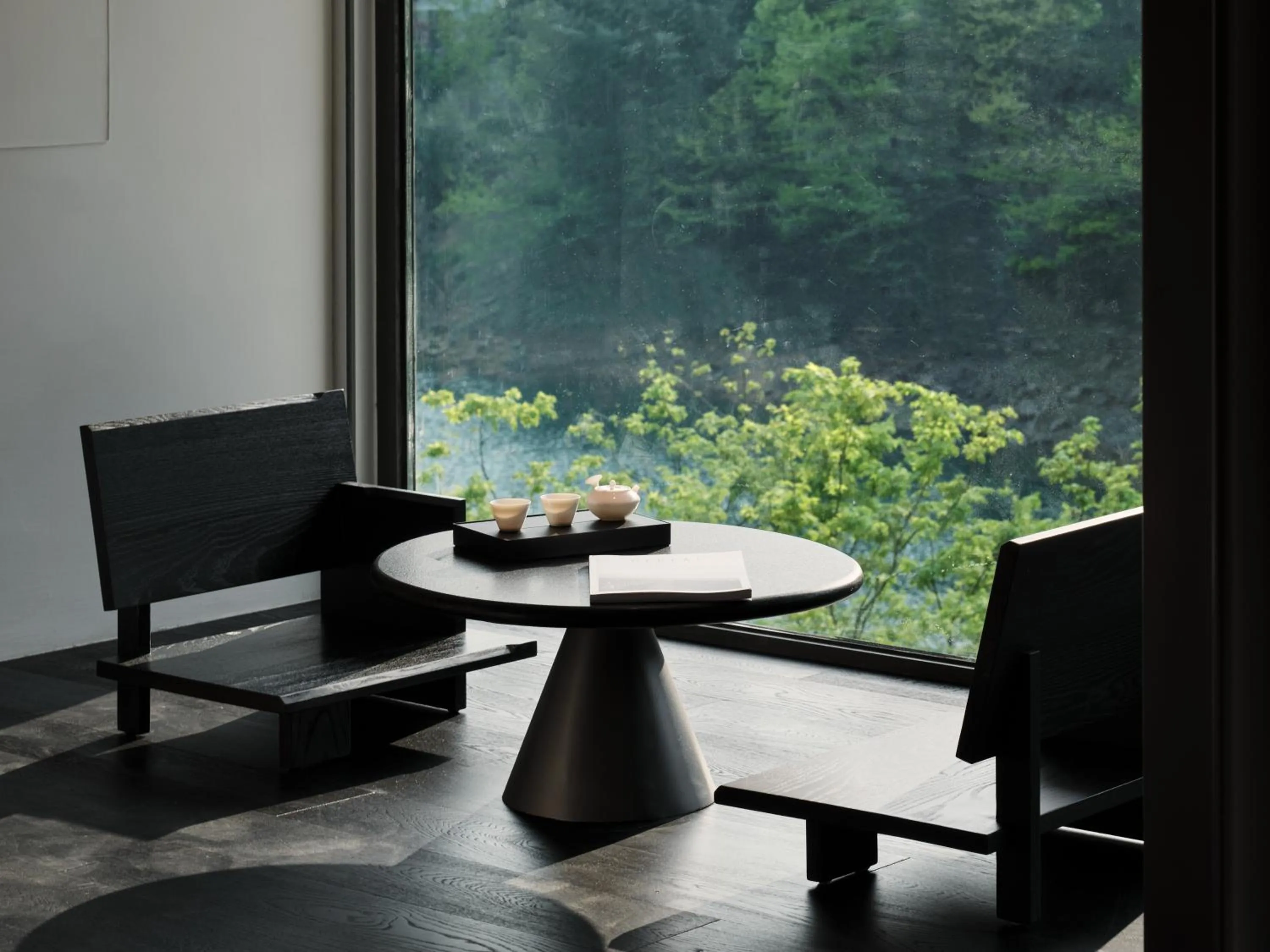 Seating area in Yakamoz Qianchuan Hotel