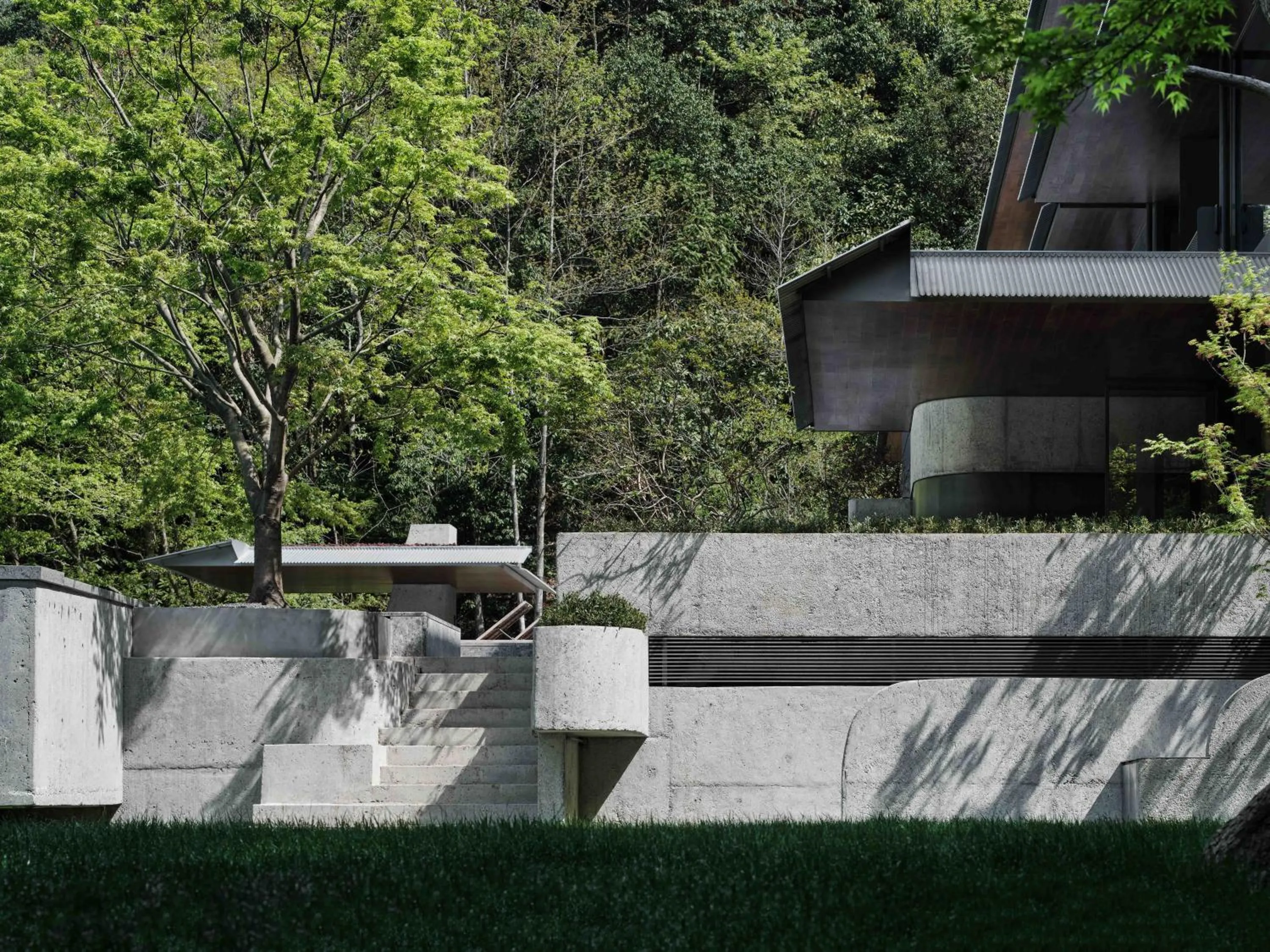 Property building in Yakamoz Qianchuan Hotel