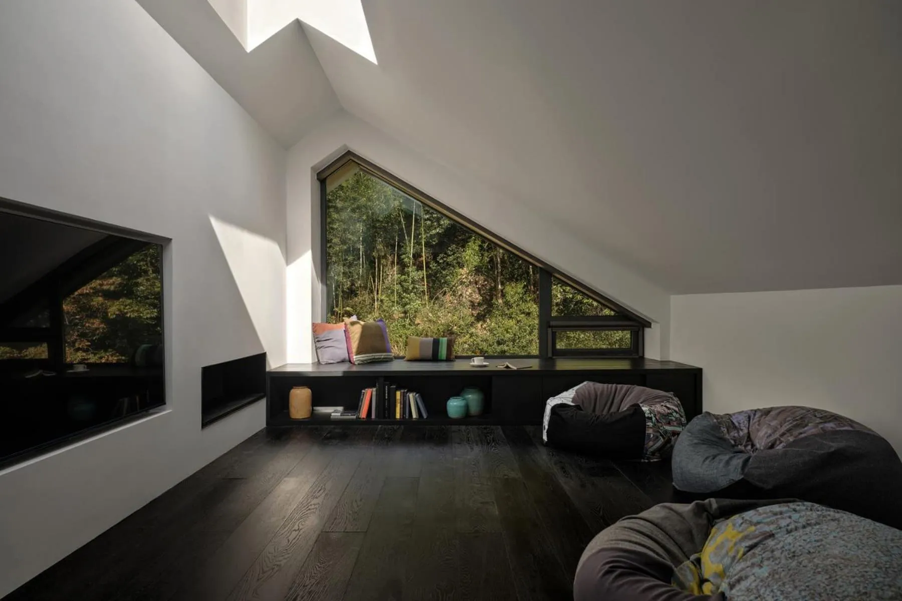 Seating area in Yakamoz Qianchuan Hotel