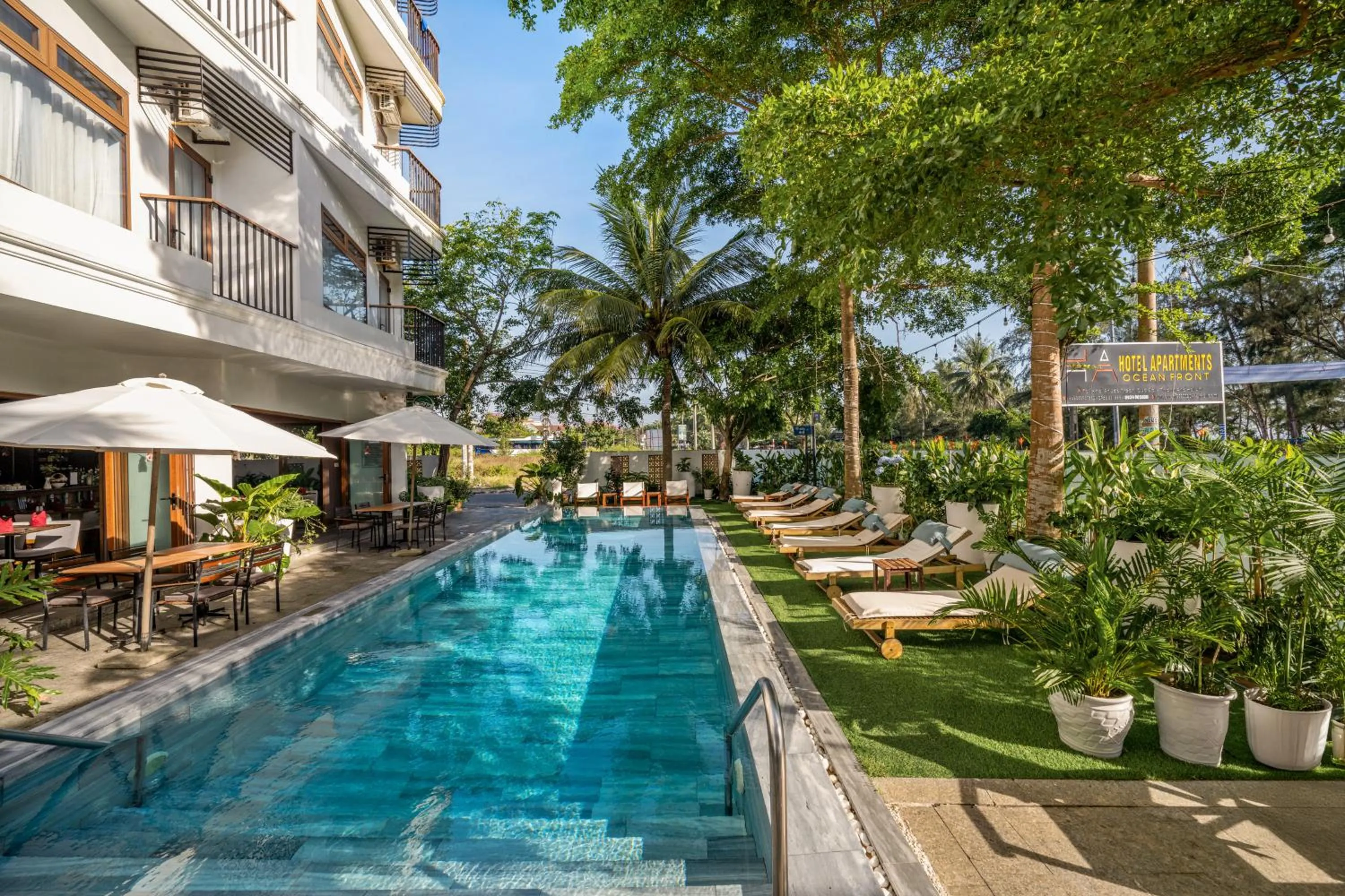 Swimming pool in HA Hotel Apartments Ocean Front