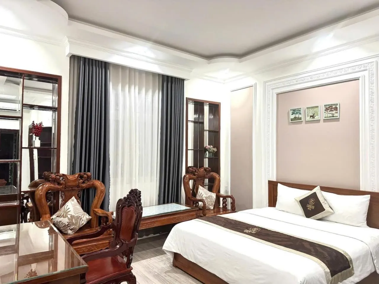 Bed in Lucasta Hotel