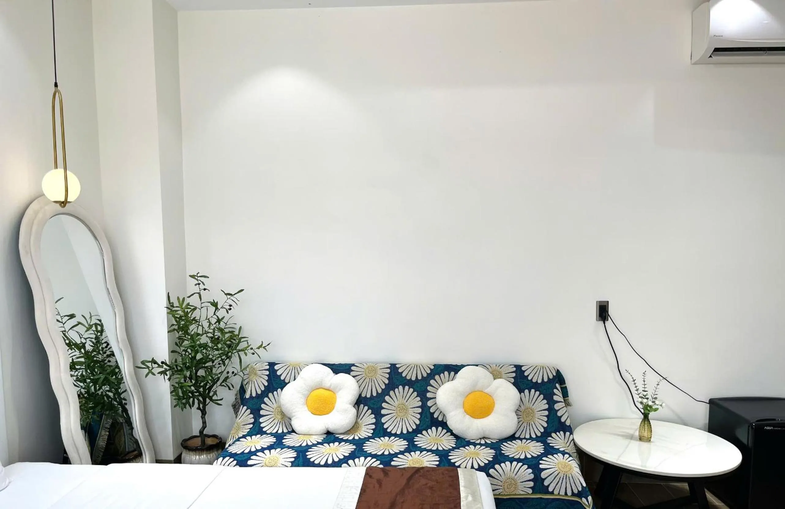 Decorative detail in Lucasta Hotel