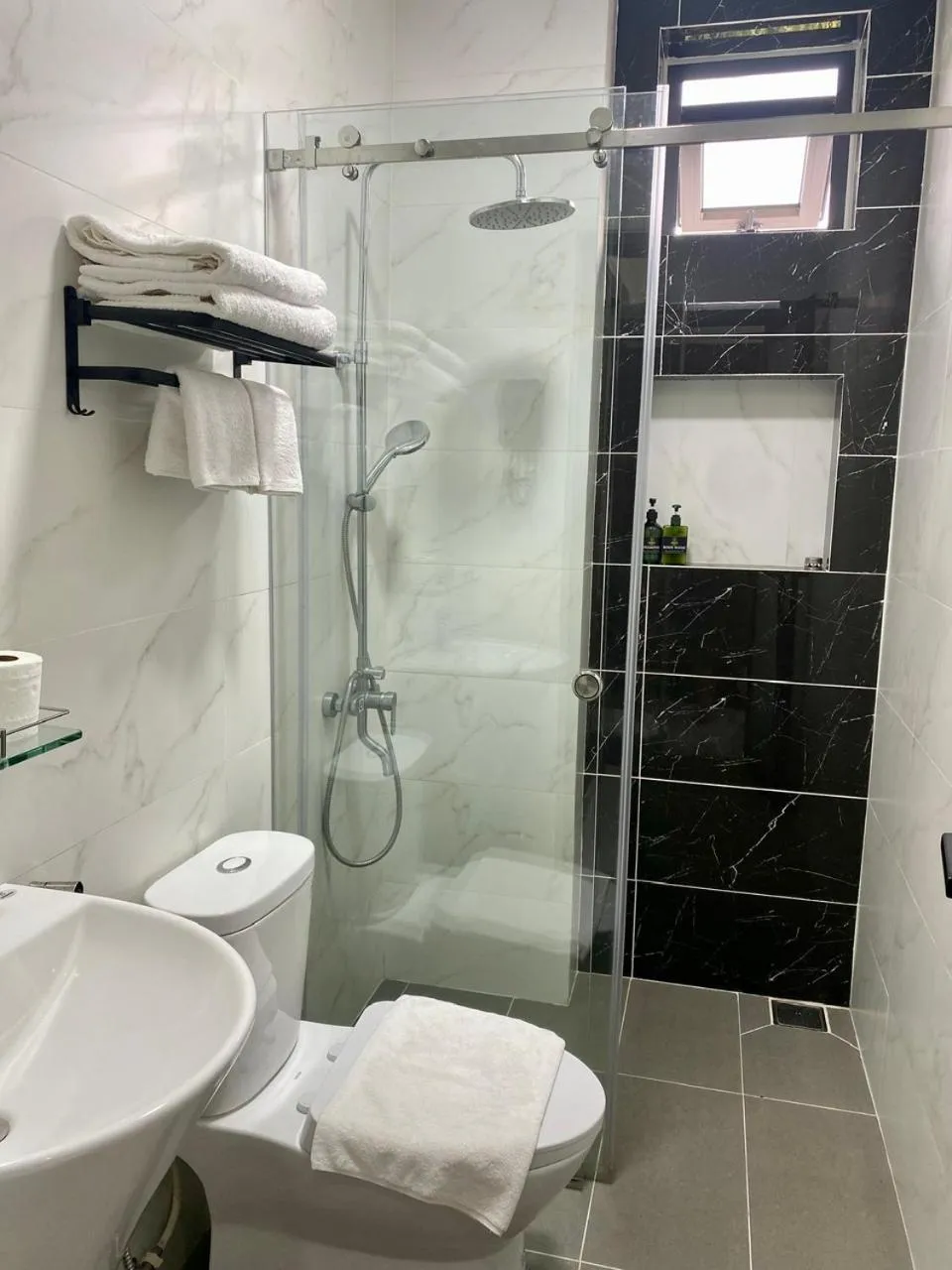 Shower in Lucasta Hotel