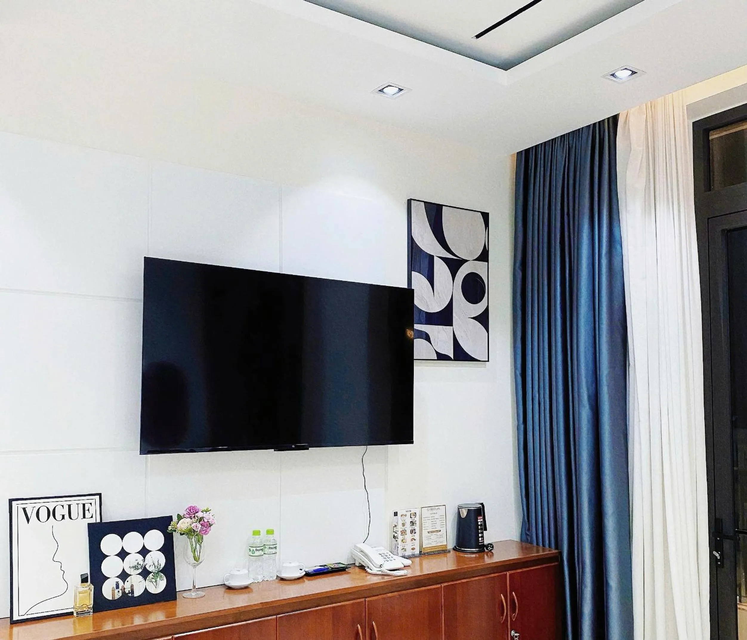 Decorative detail in Lucasta Hotel