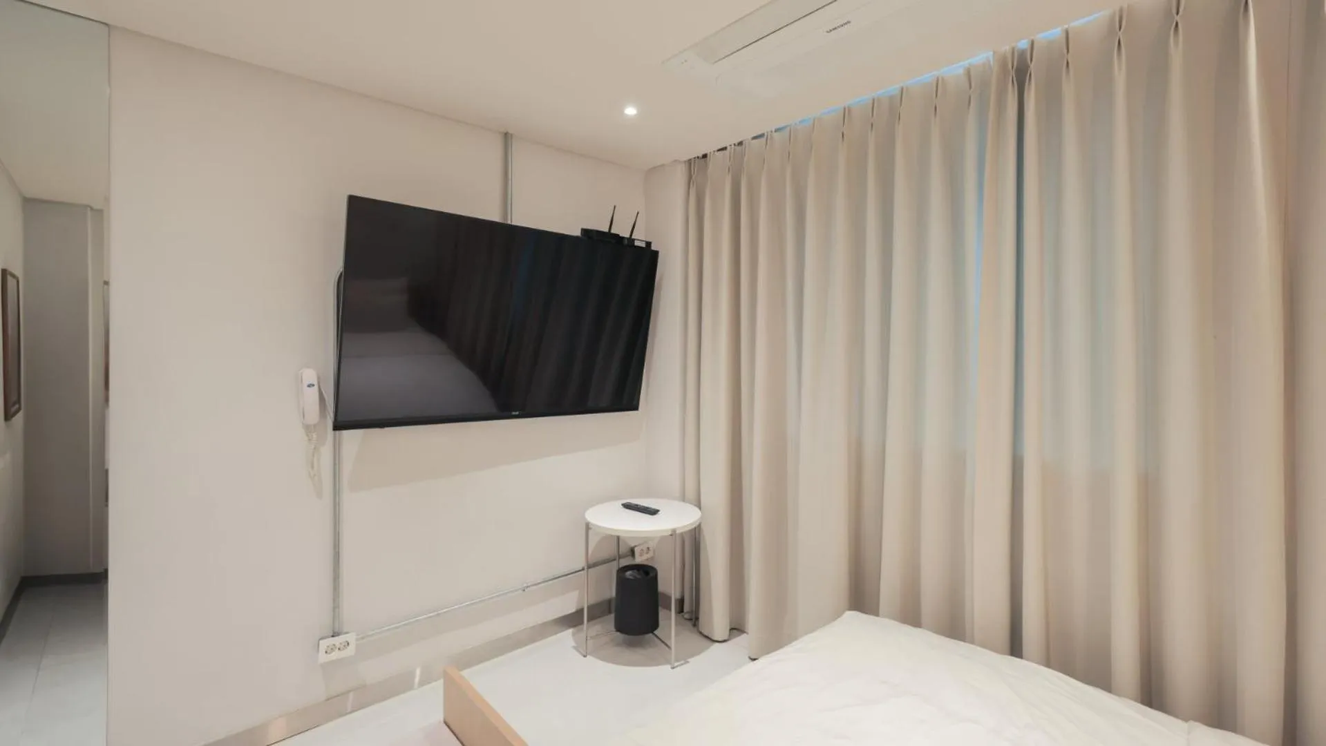 Photo of the whole room, Bed in Aank Hotel Osan