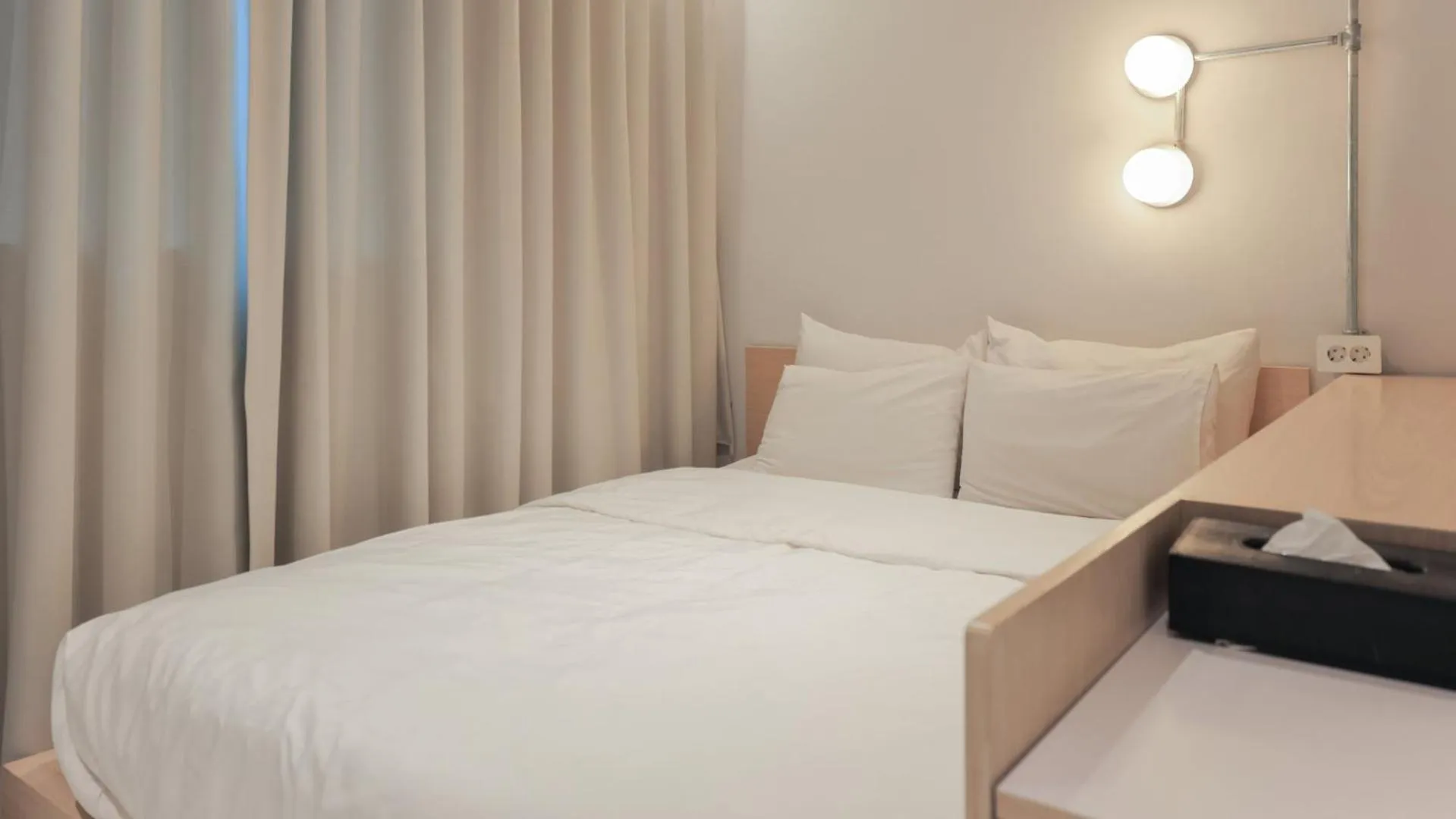 Bedroom, Bed in Aank Hotel Osan