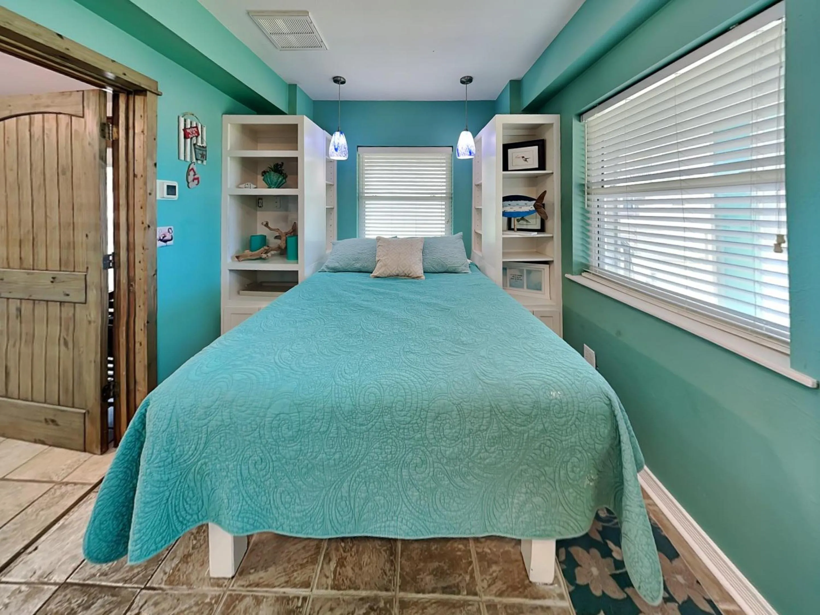 Bed in Sea Breeze Escape